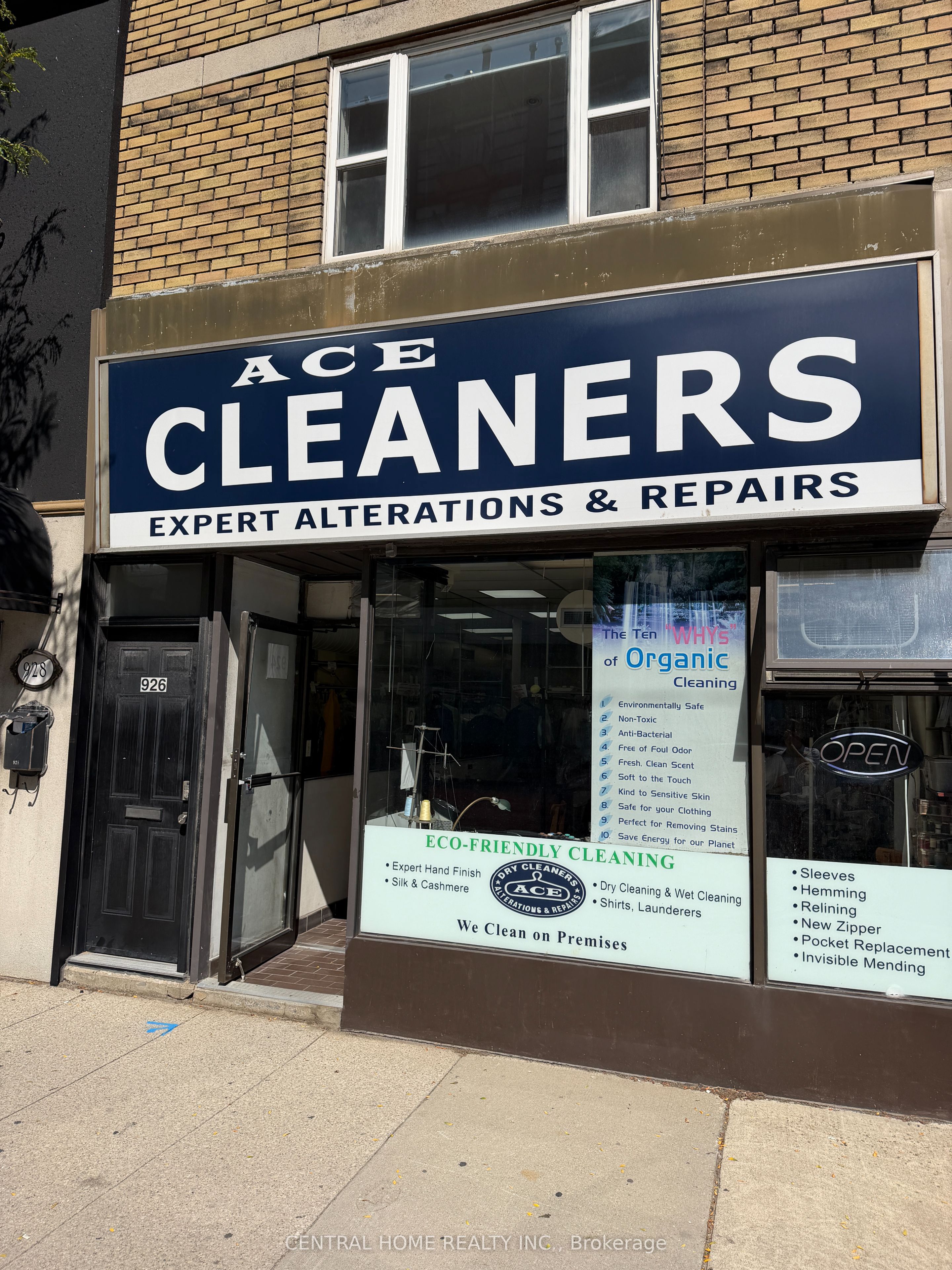 924 Eglinton Avenue W