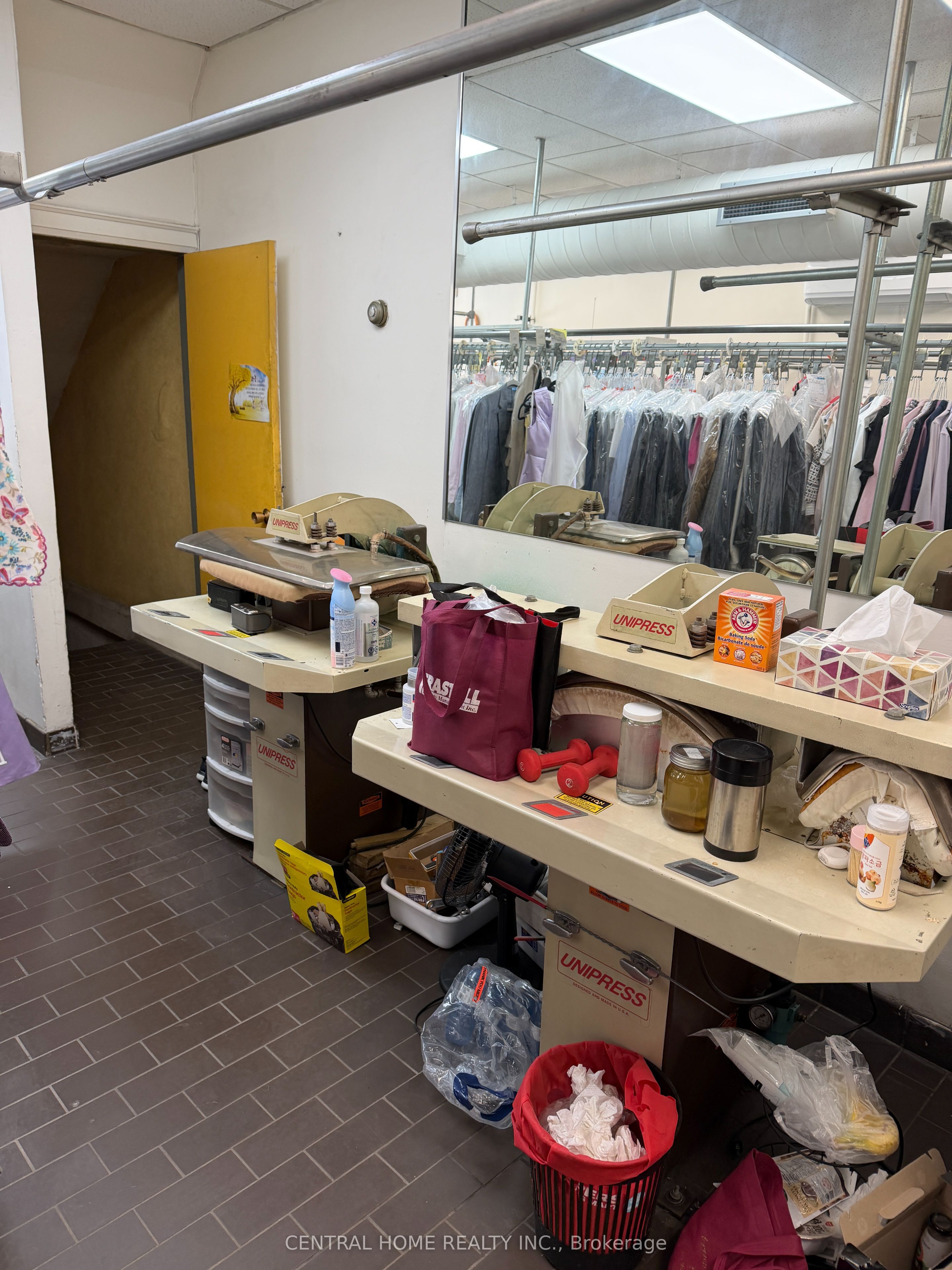 924 Eglinton Avenue W Property Photo 6