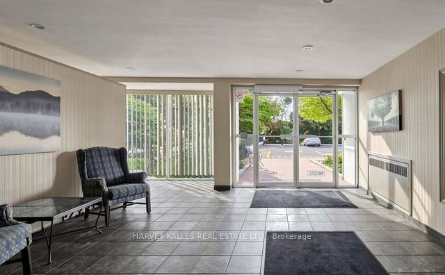 160 The Donway W 411 Property Photo 5