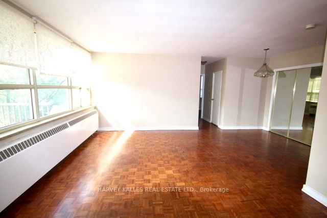 160 The Donway W 411 Property Photo 7