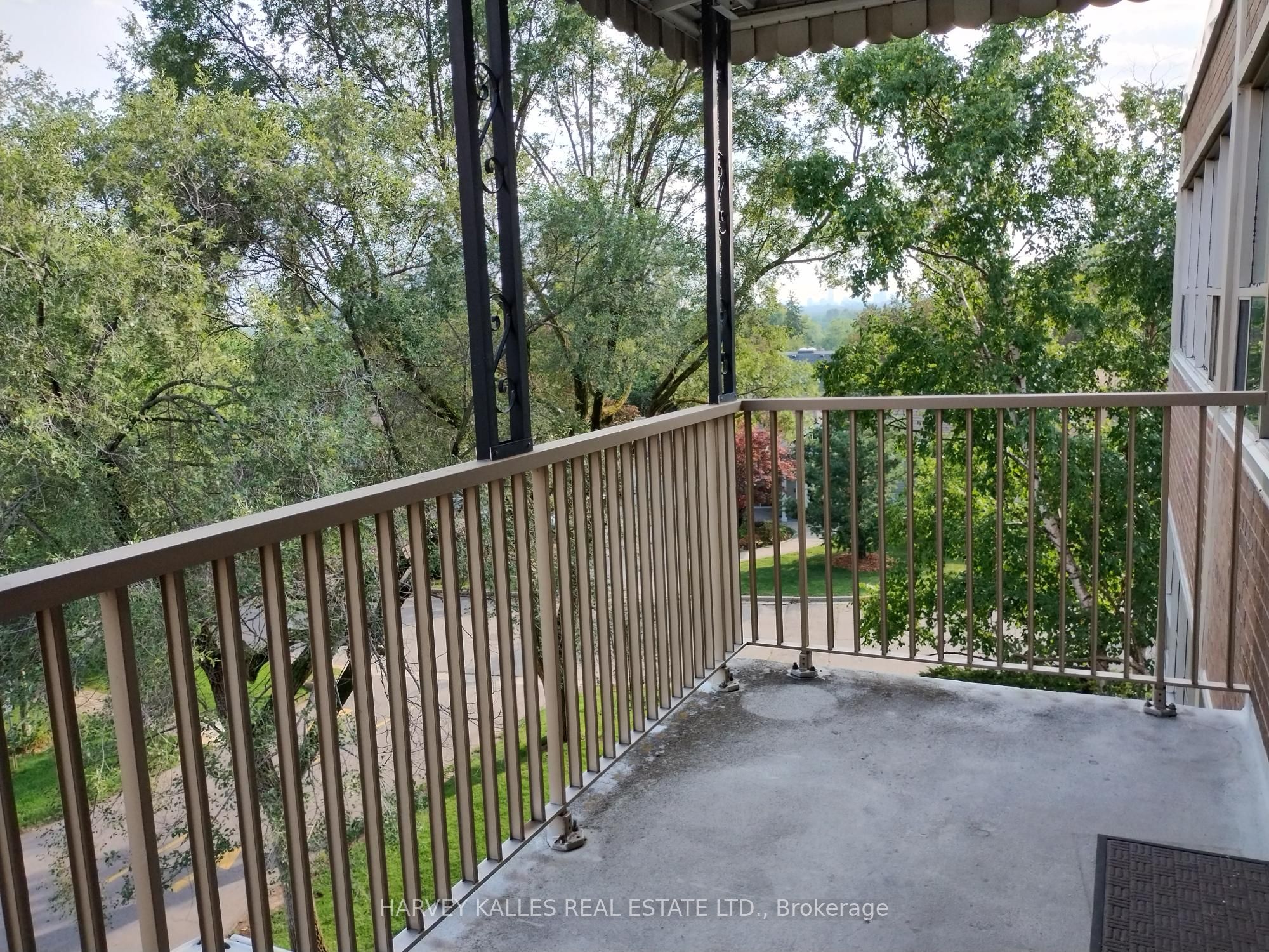 160 The Donway W 411 Property Photo 14