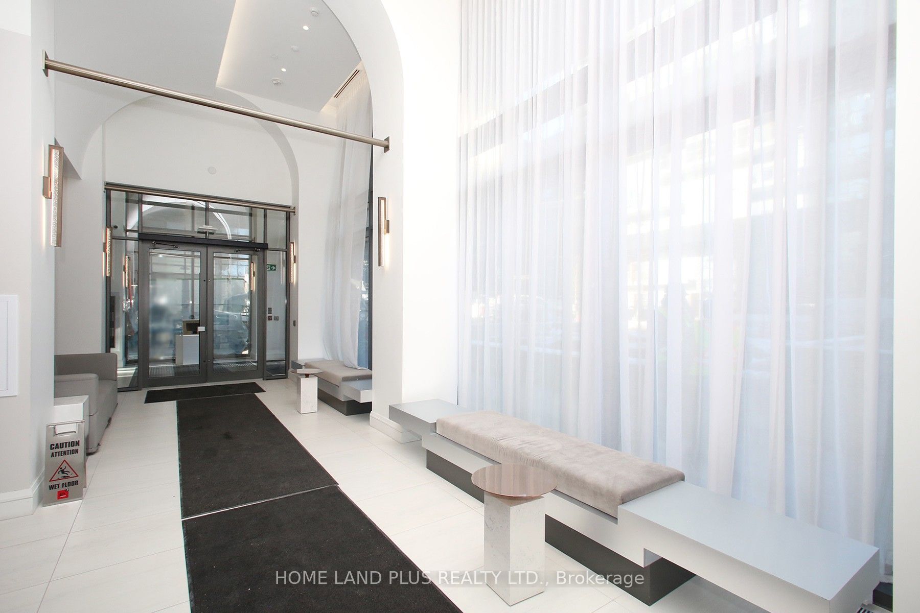 39 Roehampton Avenue 2704 Property Photo 4