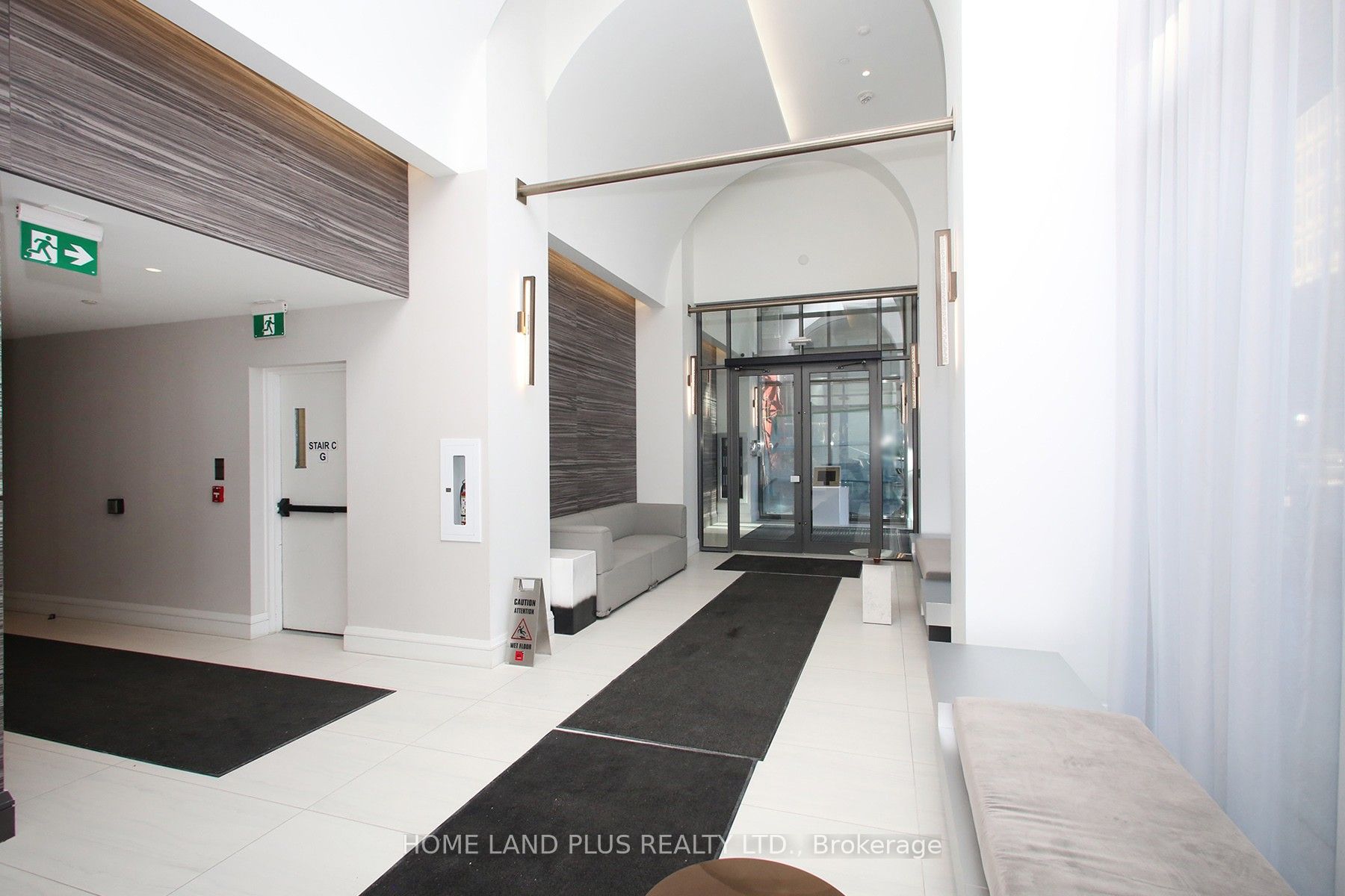 39 Roehampton Avenue 2704 Property Photo 5