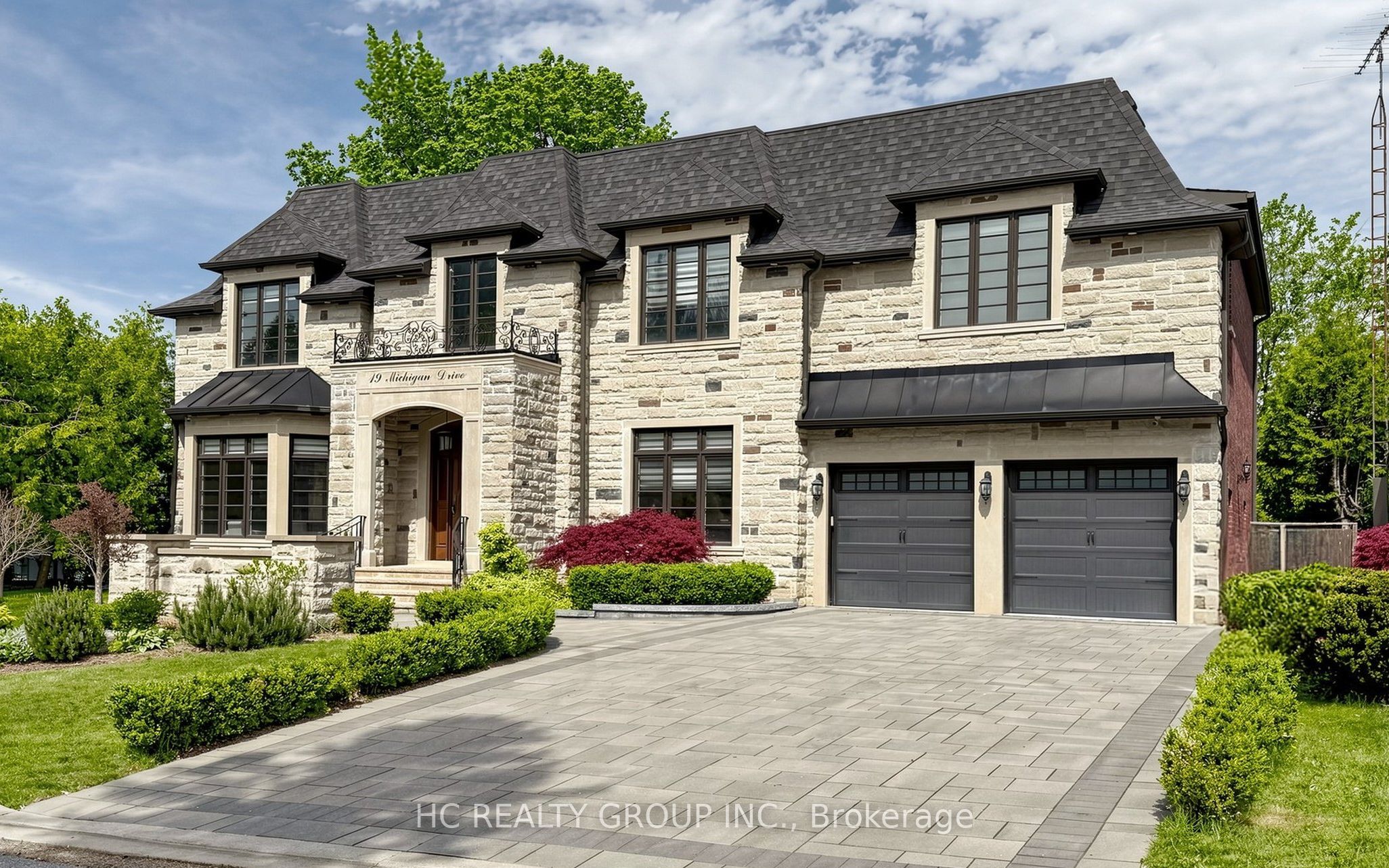 19 Michigan Drive Property Photo 1