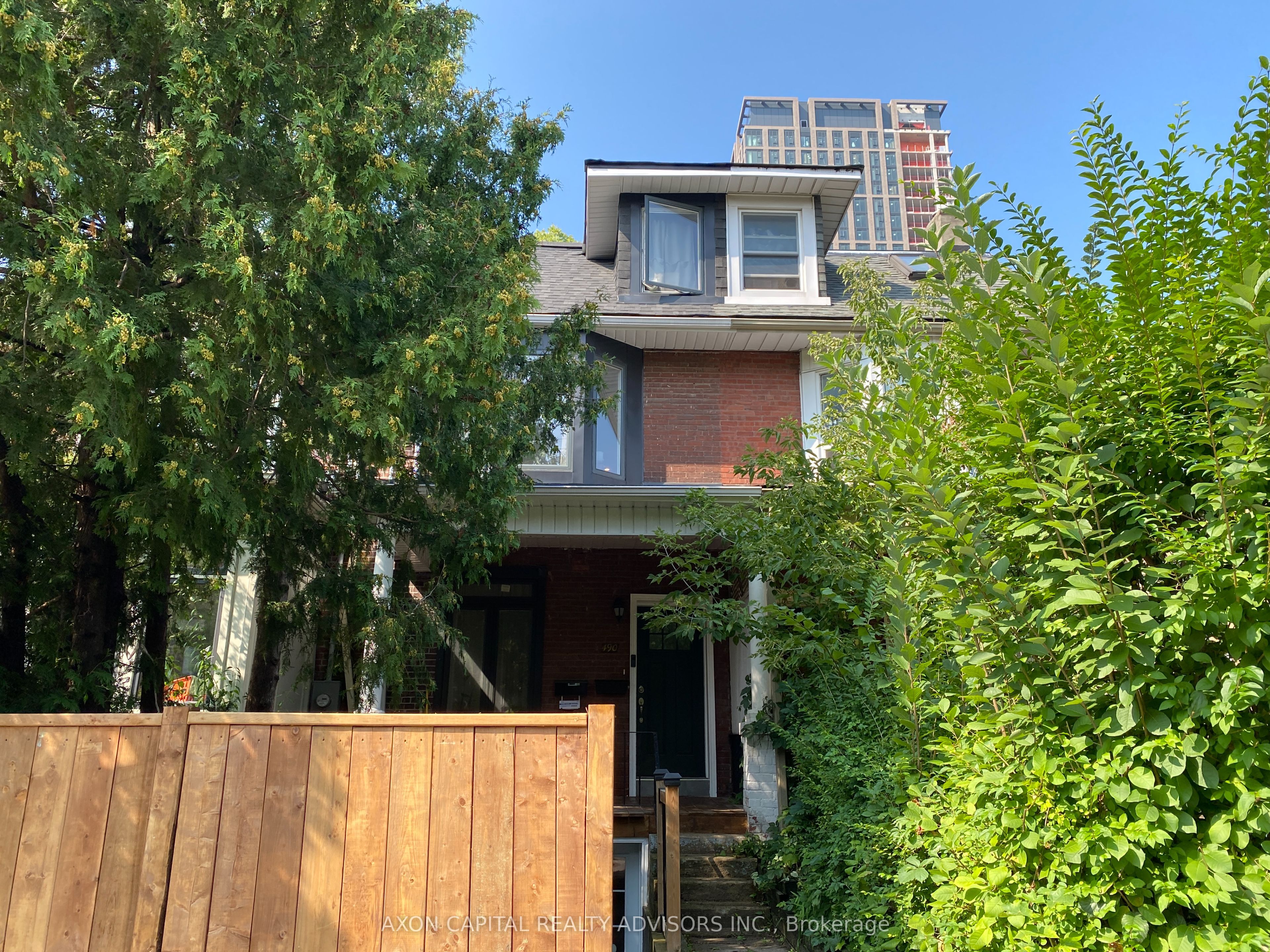 490 Gladstone Avenue Property Photo 1