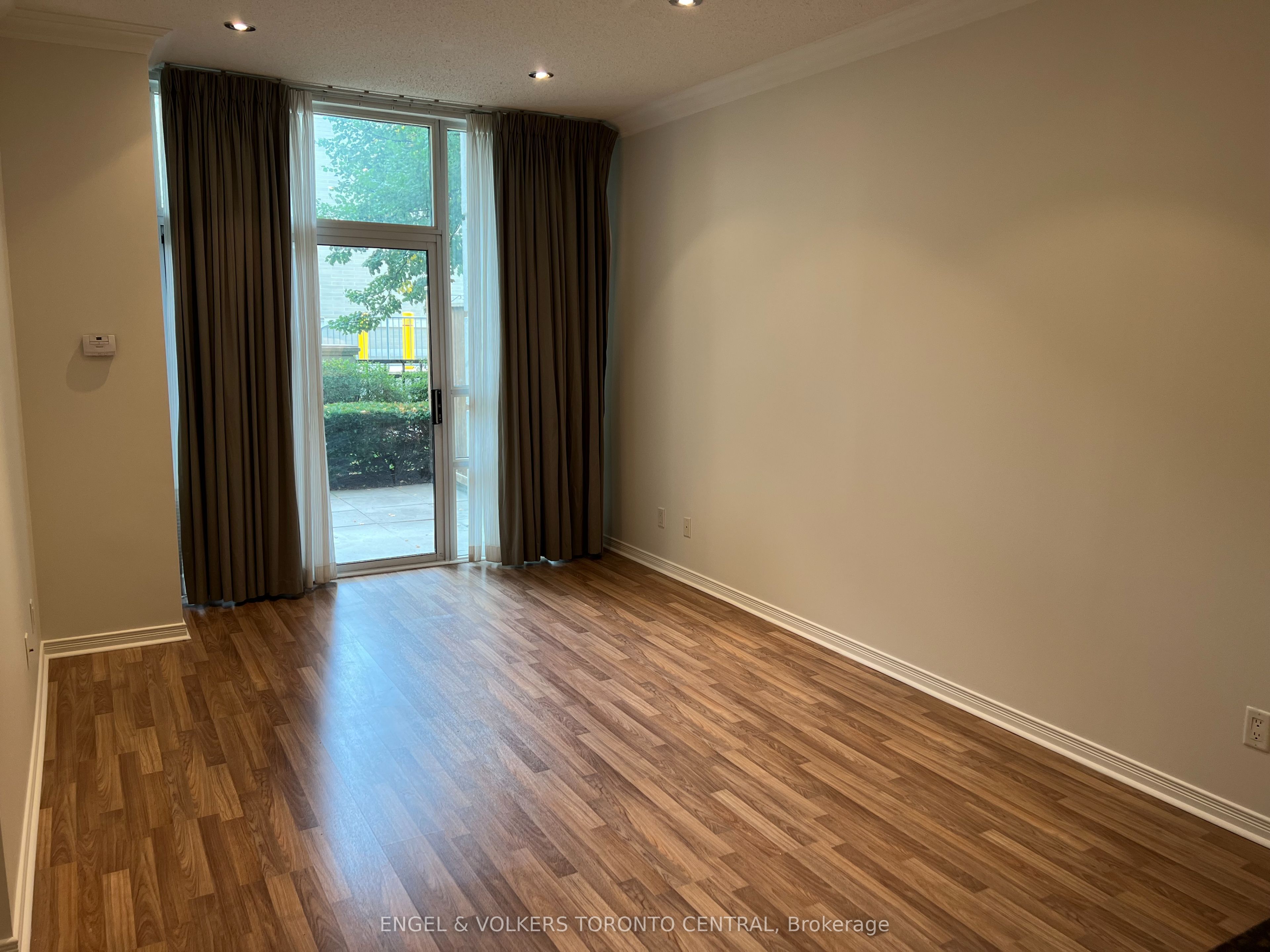 205 The Donway Way W 104 Property Photo 6