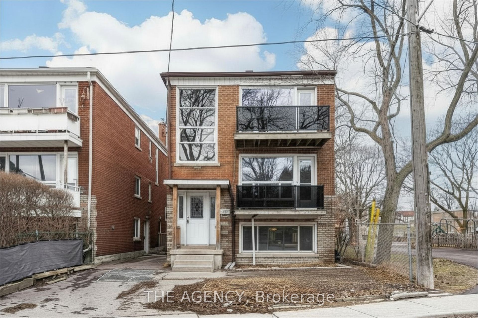 374 Atlas Avenue Property Photo 1