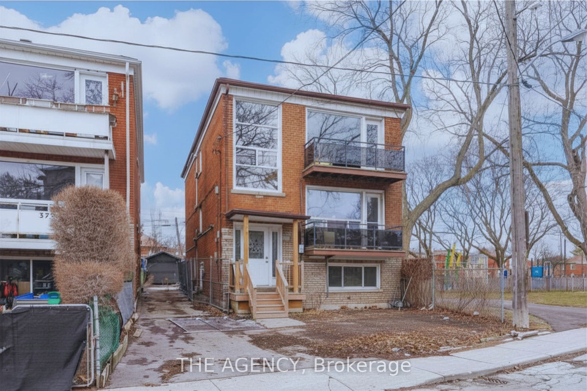 374 Atlas Avenue Property Photo 2
