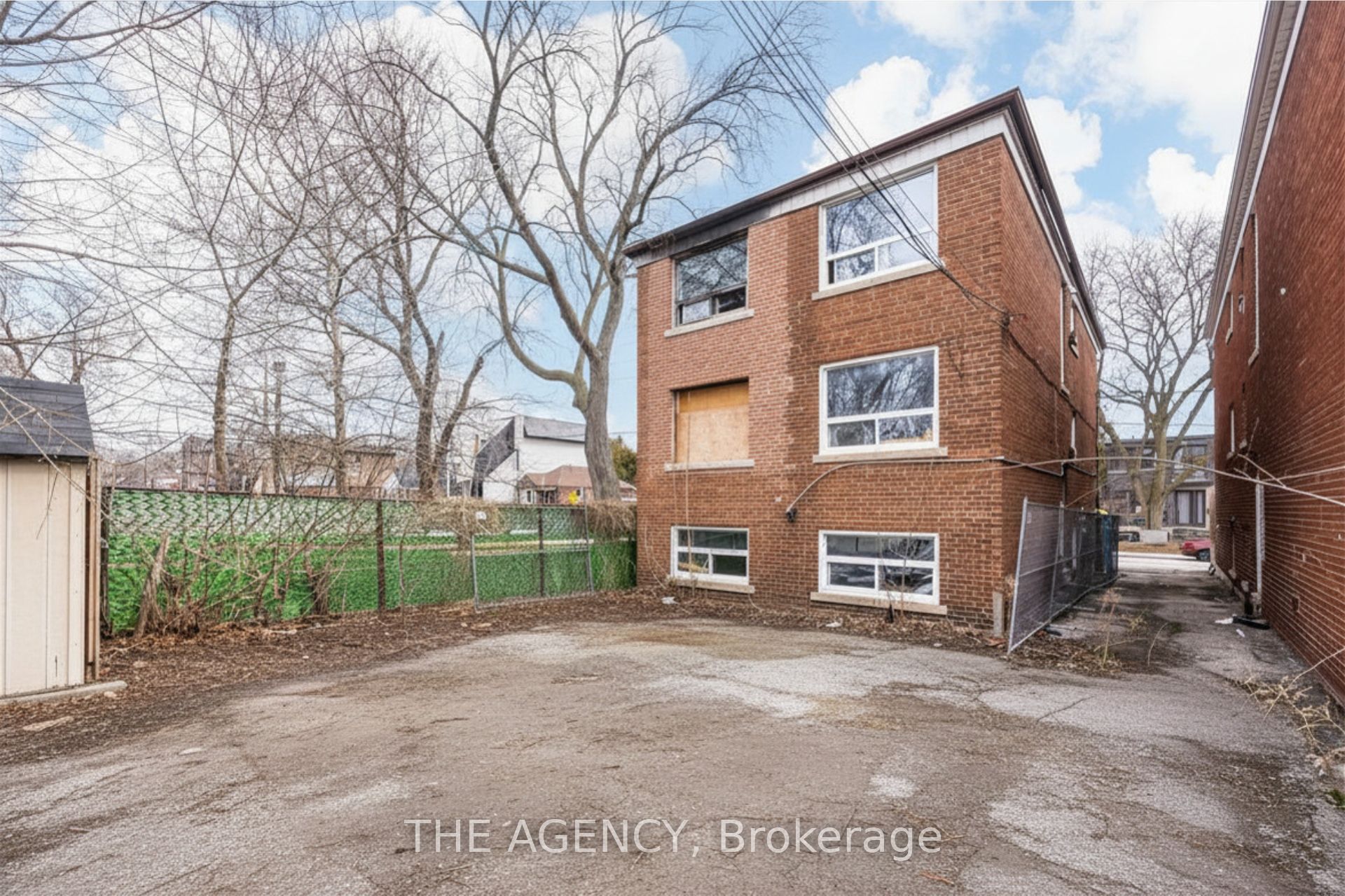 374 Atlas Avenue Property Photo 5