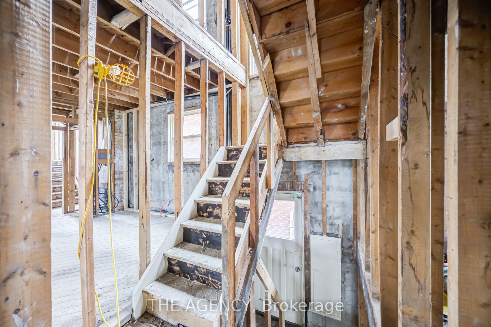 374 Atlas Avenue Property Photo 8