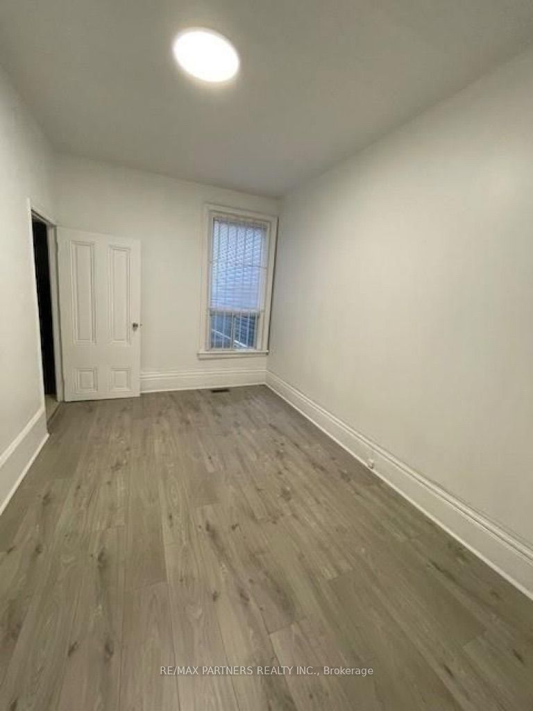 7 Henry Street Property Photo 7