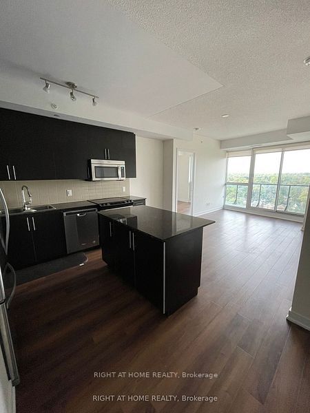60 Berwick Avenue 1305 Property Photo 3