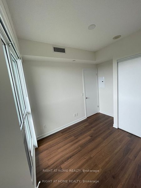 60 Berwick Avenue 1305 Property Photo 4