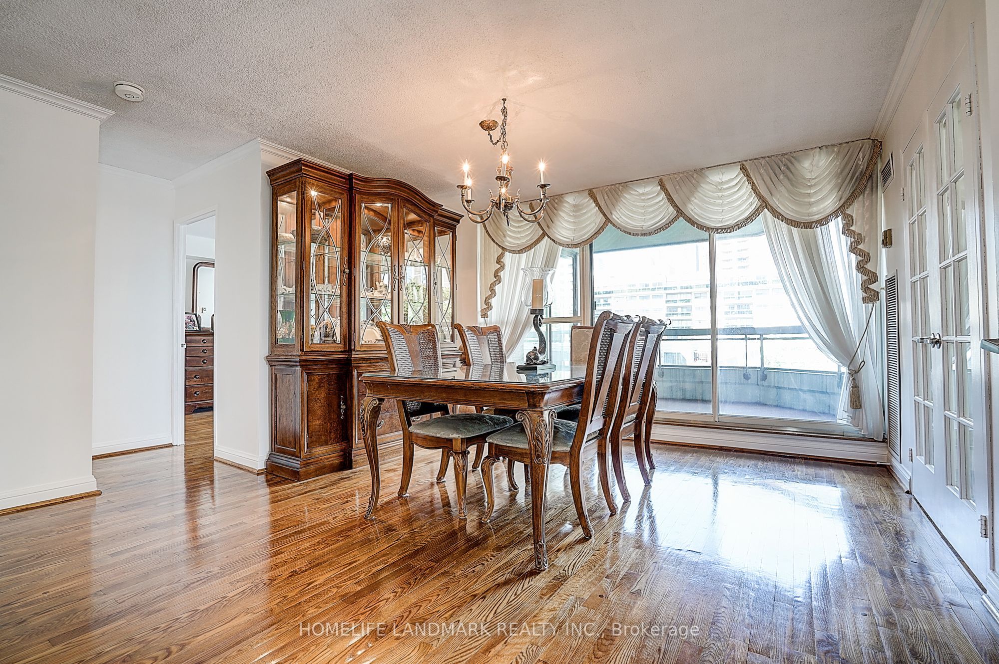 130 Carlton Street 503 Property Photo 12