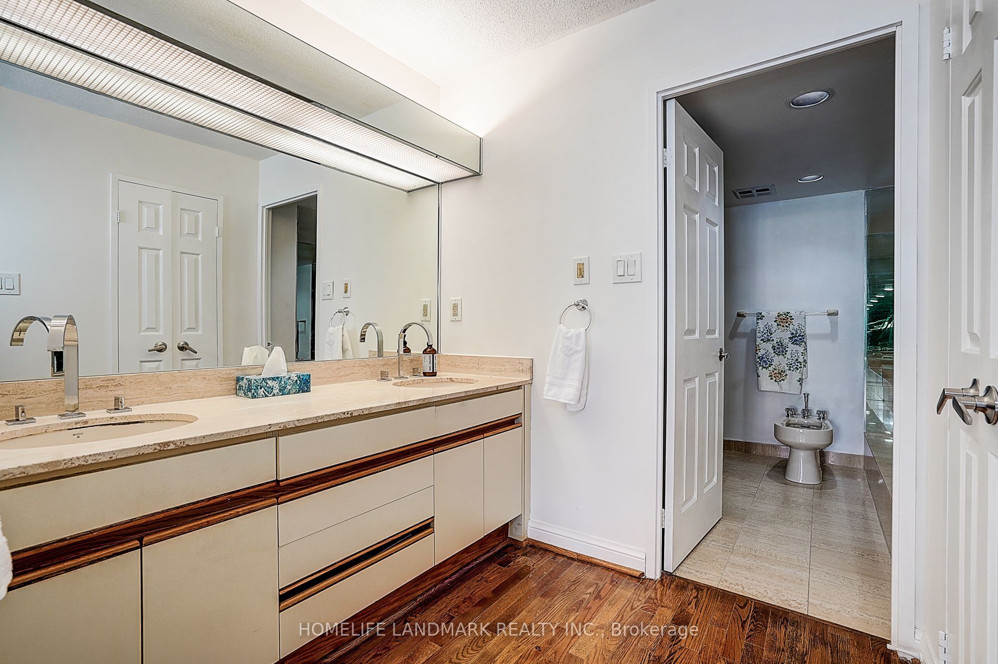 130 Carlton Street 503 Property Photo 24