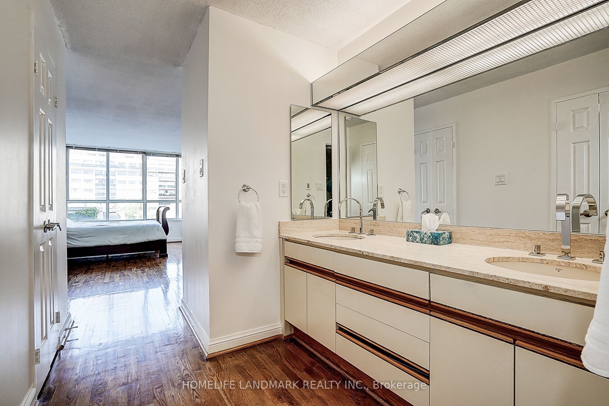 130 Carlton Street 503 Property Photo 25