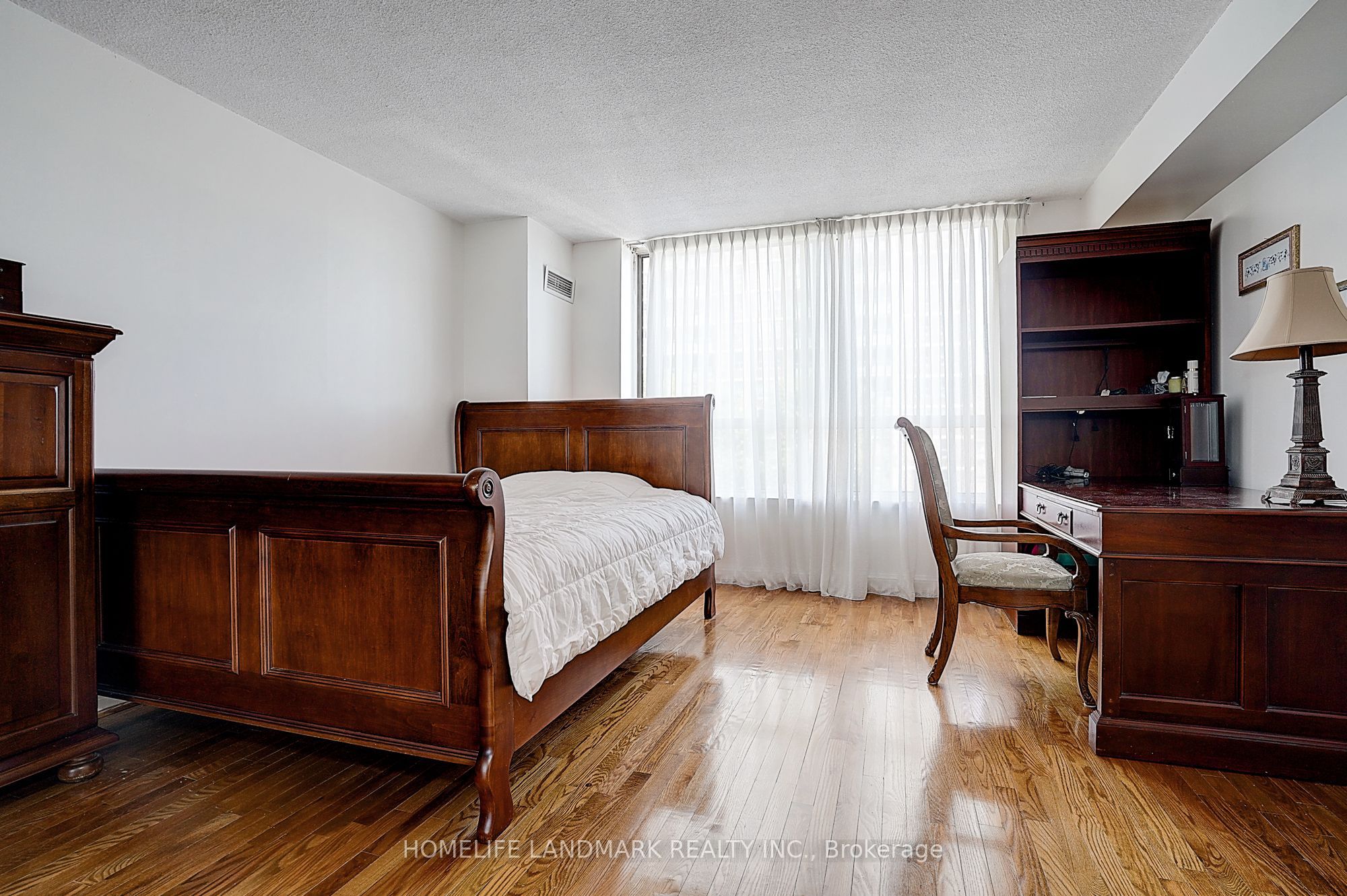 130 Carlton Street 503 Property Photo 27