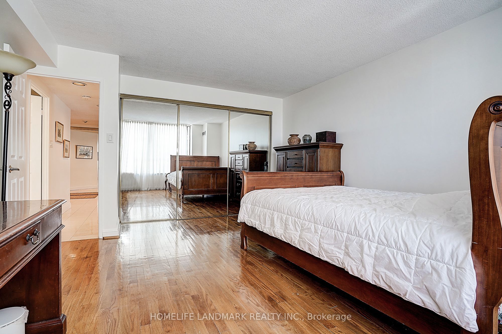 130 Carlton Street 503 Property Photo 28