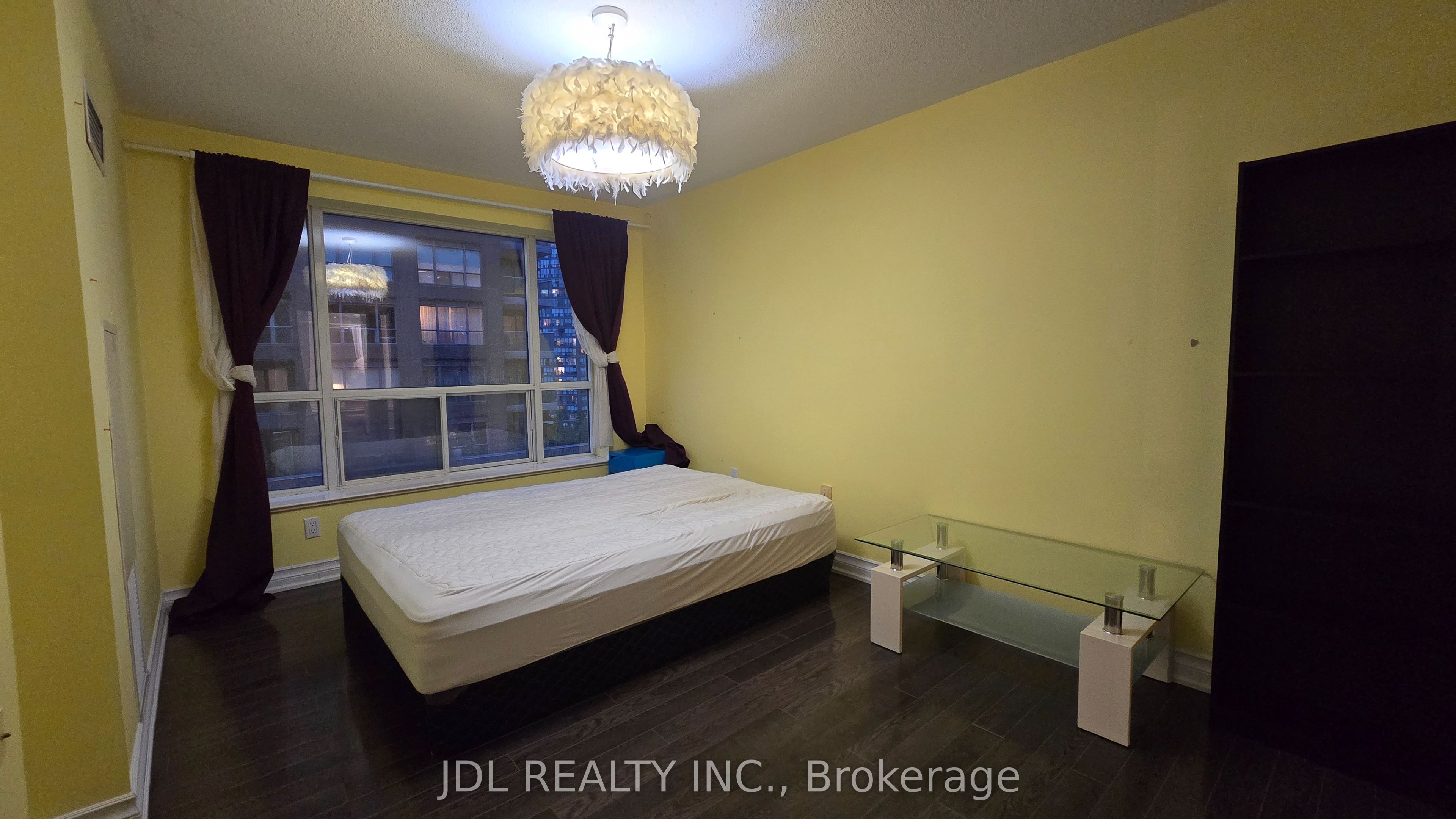 889 Bay Street 1206 Property Photo 5