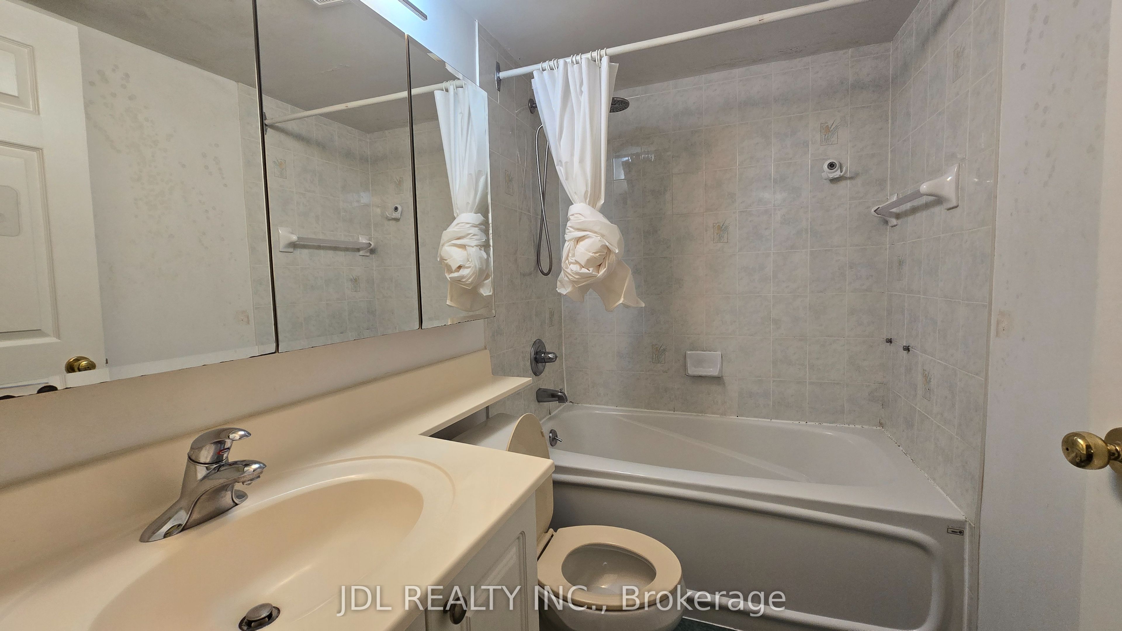 889 Bay Street 1206 Property Photo 7