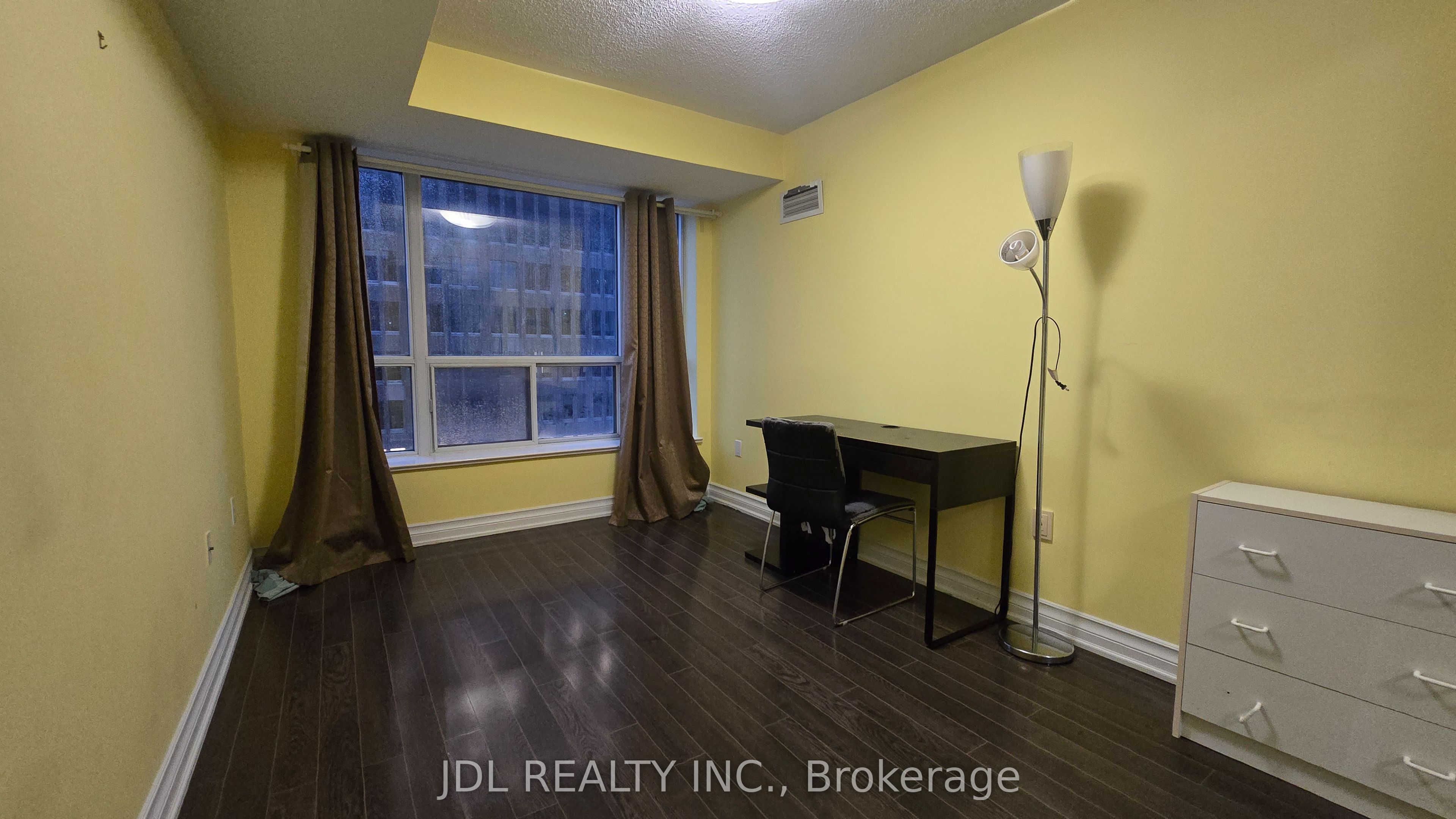 889 Bay Street 1206 Property Photo 8