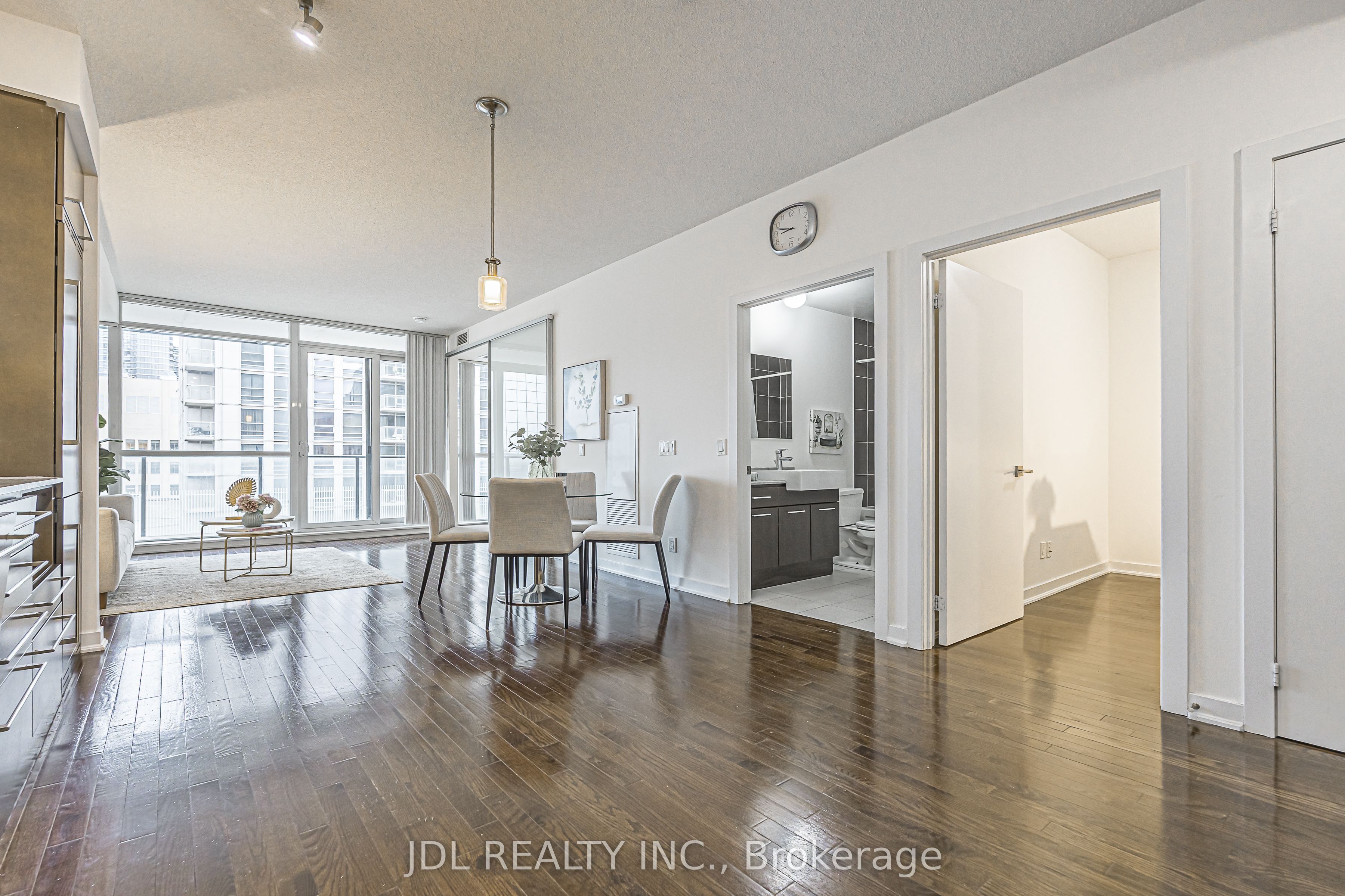 770 Bay Street 1105 Property Photo 10
