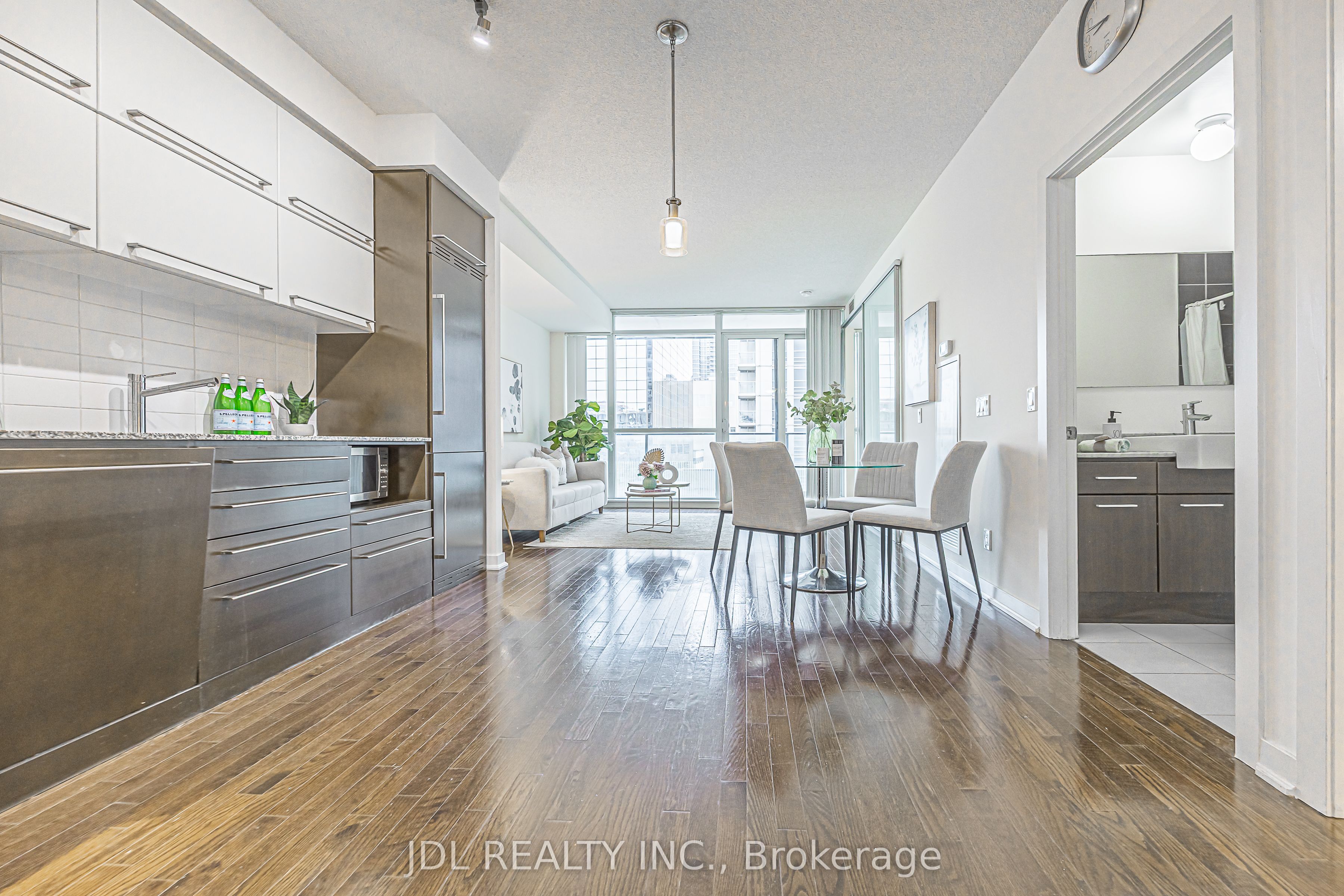 770 Bay Street 1105 Property Photo 11