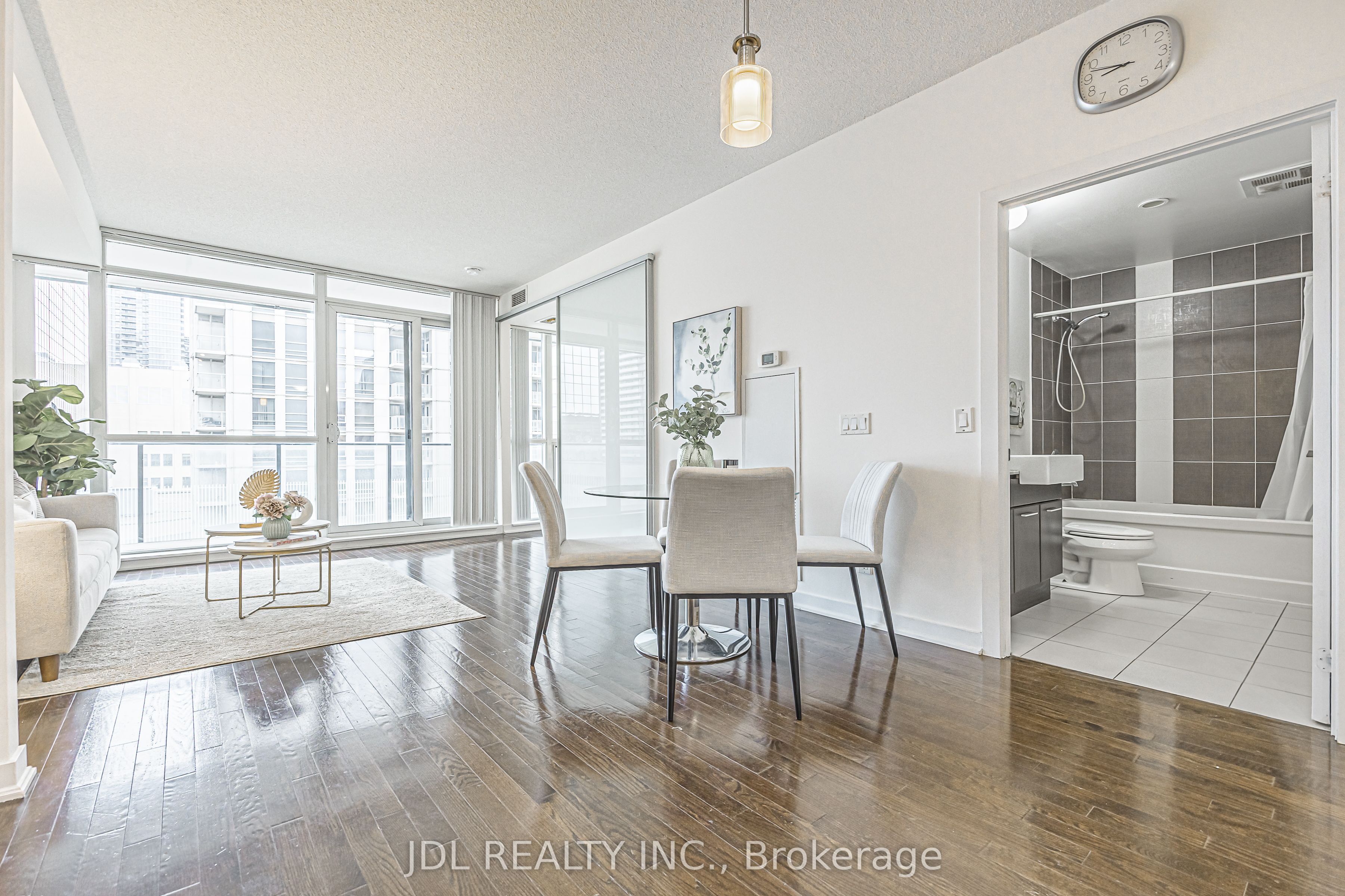 770 Bay Street 1105 Property Photo 12