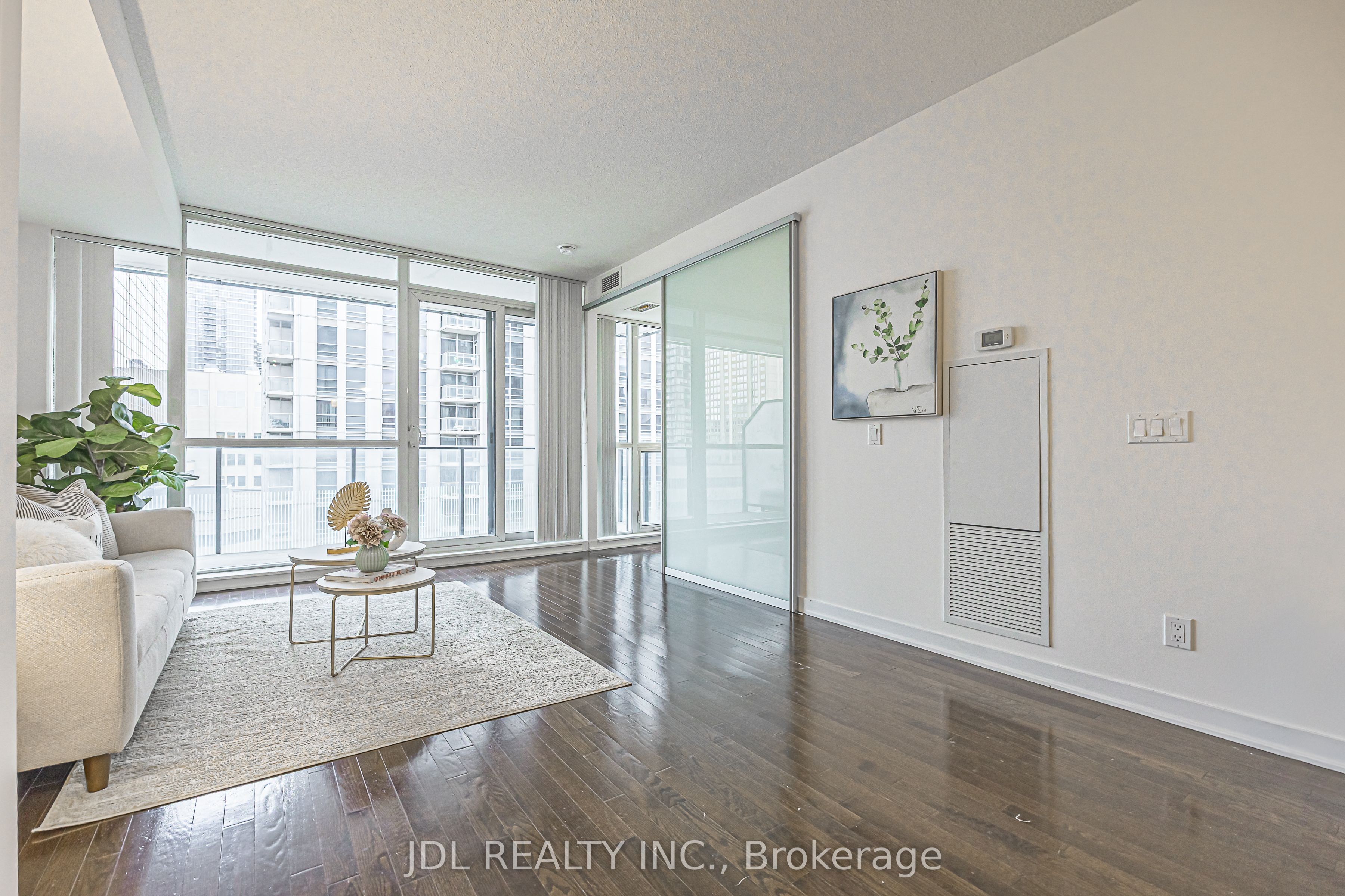 770 Bay Street 1105 Property Photo 17