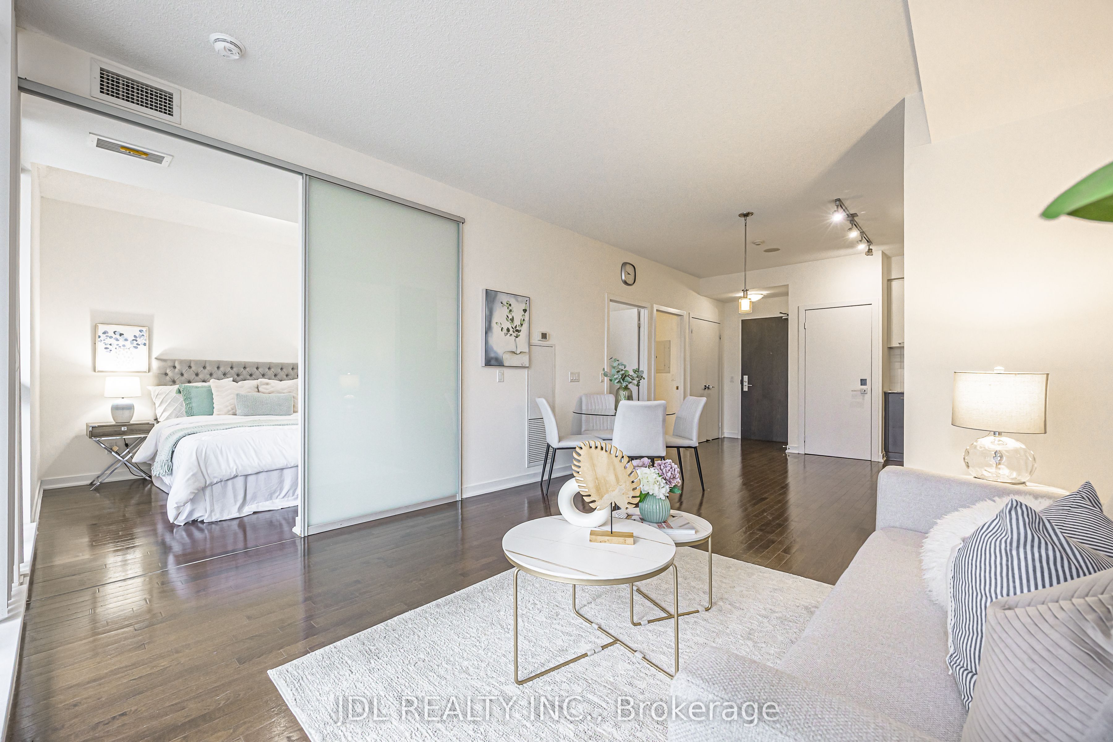 770 Bay Street 1105 Property Photo 20