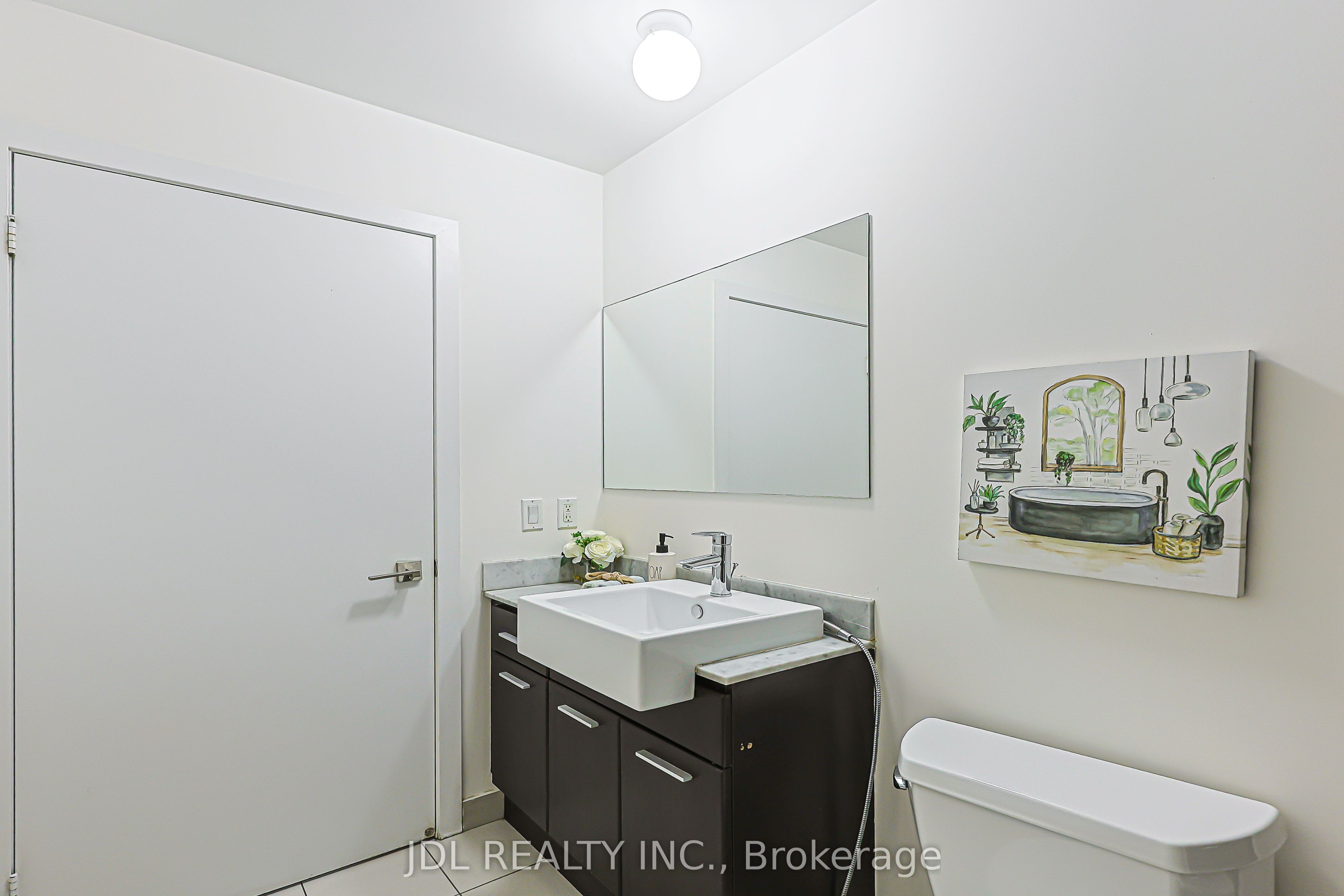 770 Bay Street 1105 Property Photo 32