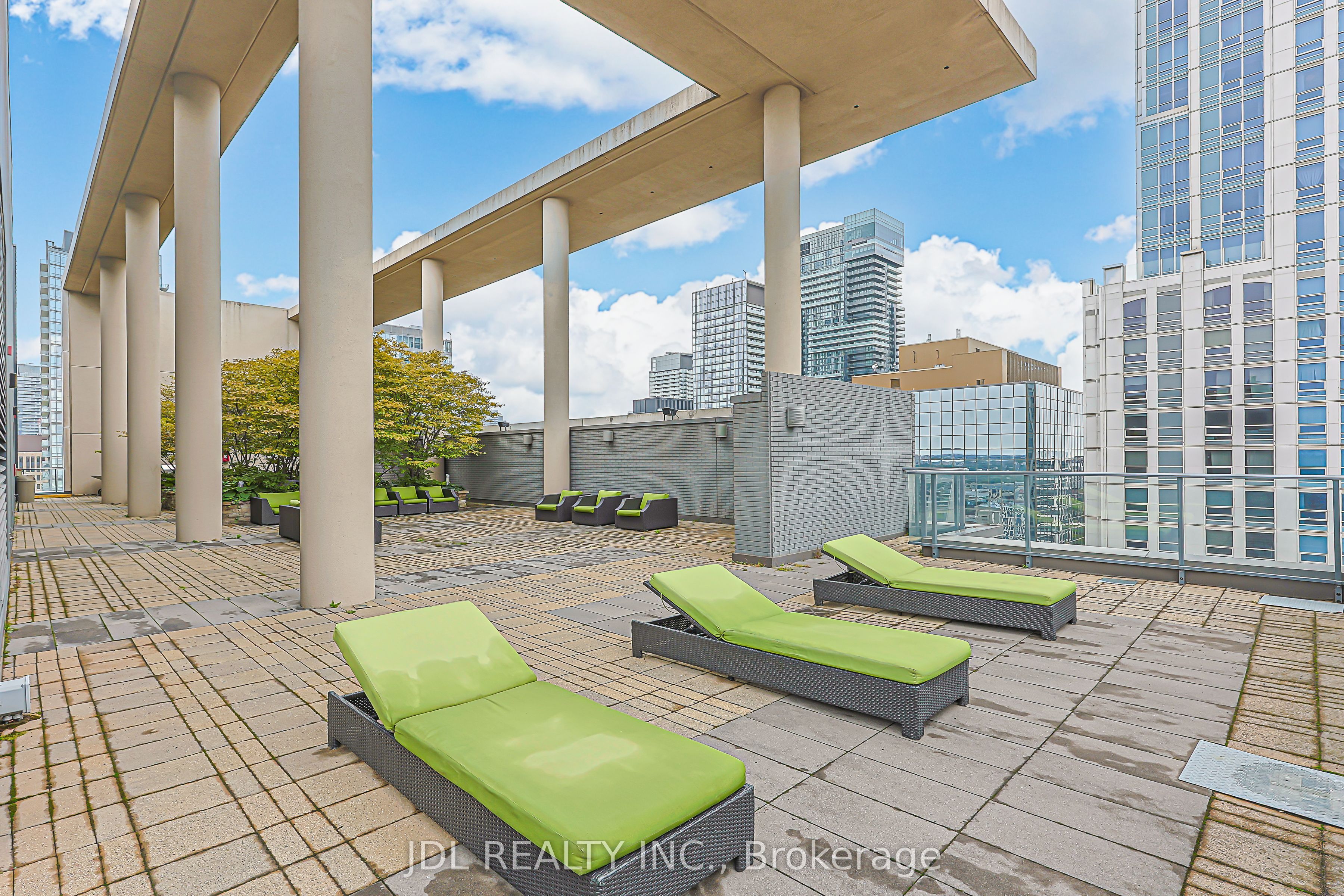 770 Bay Street 1105 Property Photo 43