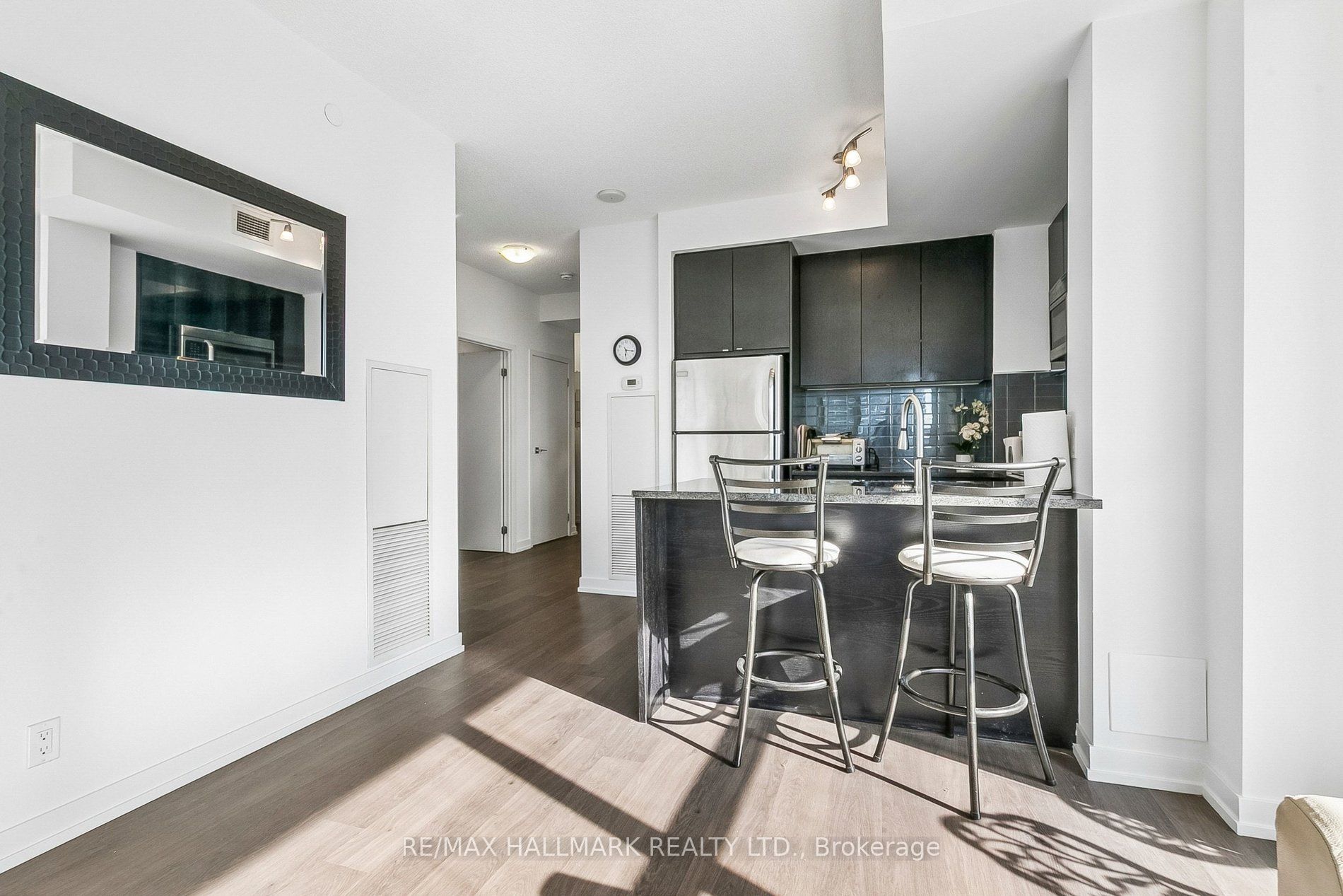 98 Lillian Street 1212 Property Photo 1