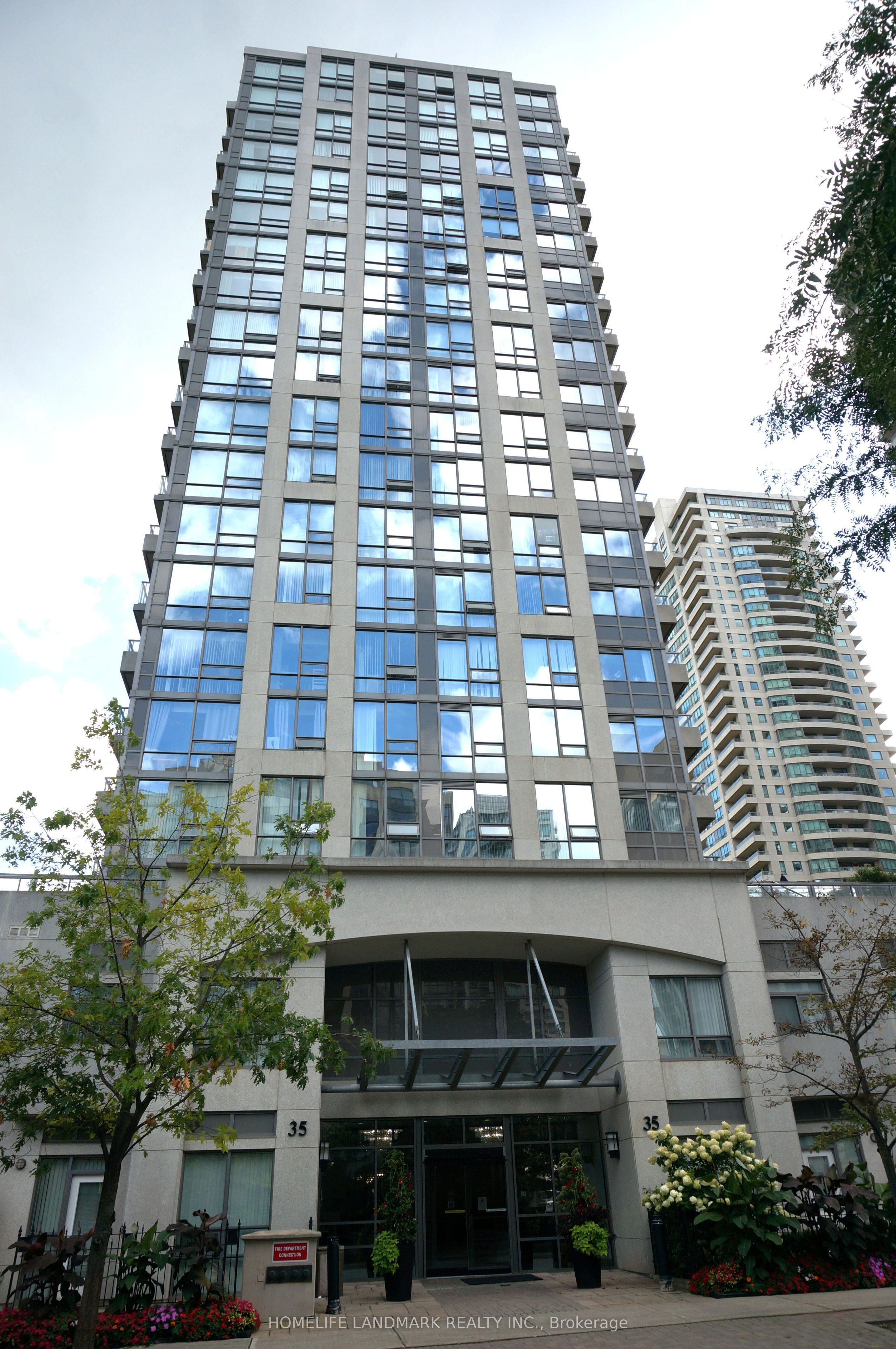 35 Hollywood Avenue 1606 Property Photo 1