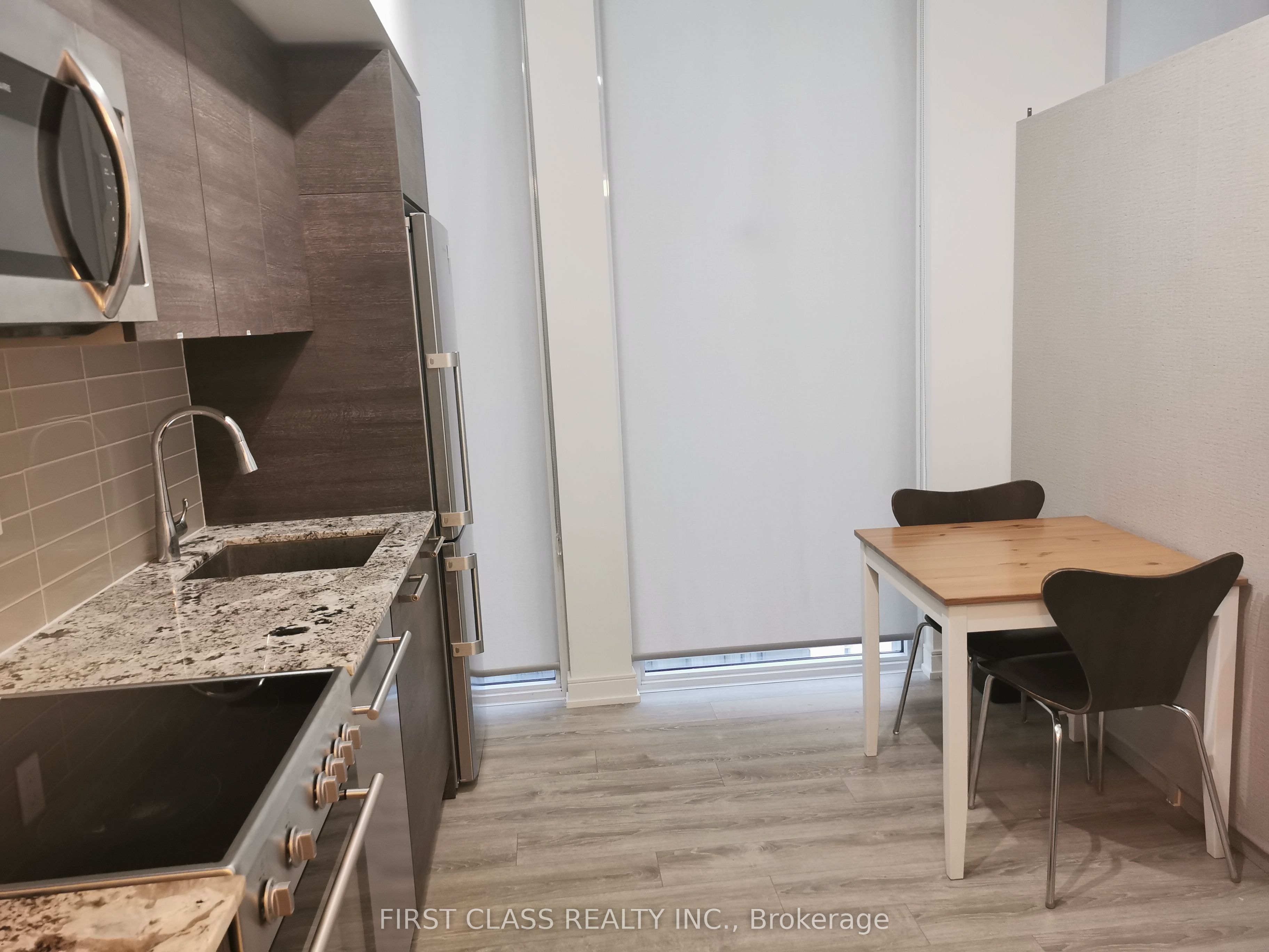 28 Wellesley Street E 3504 (den) Property Photo 7