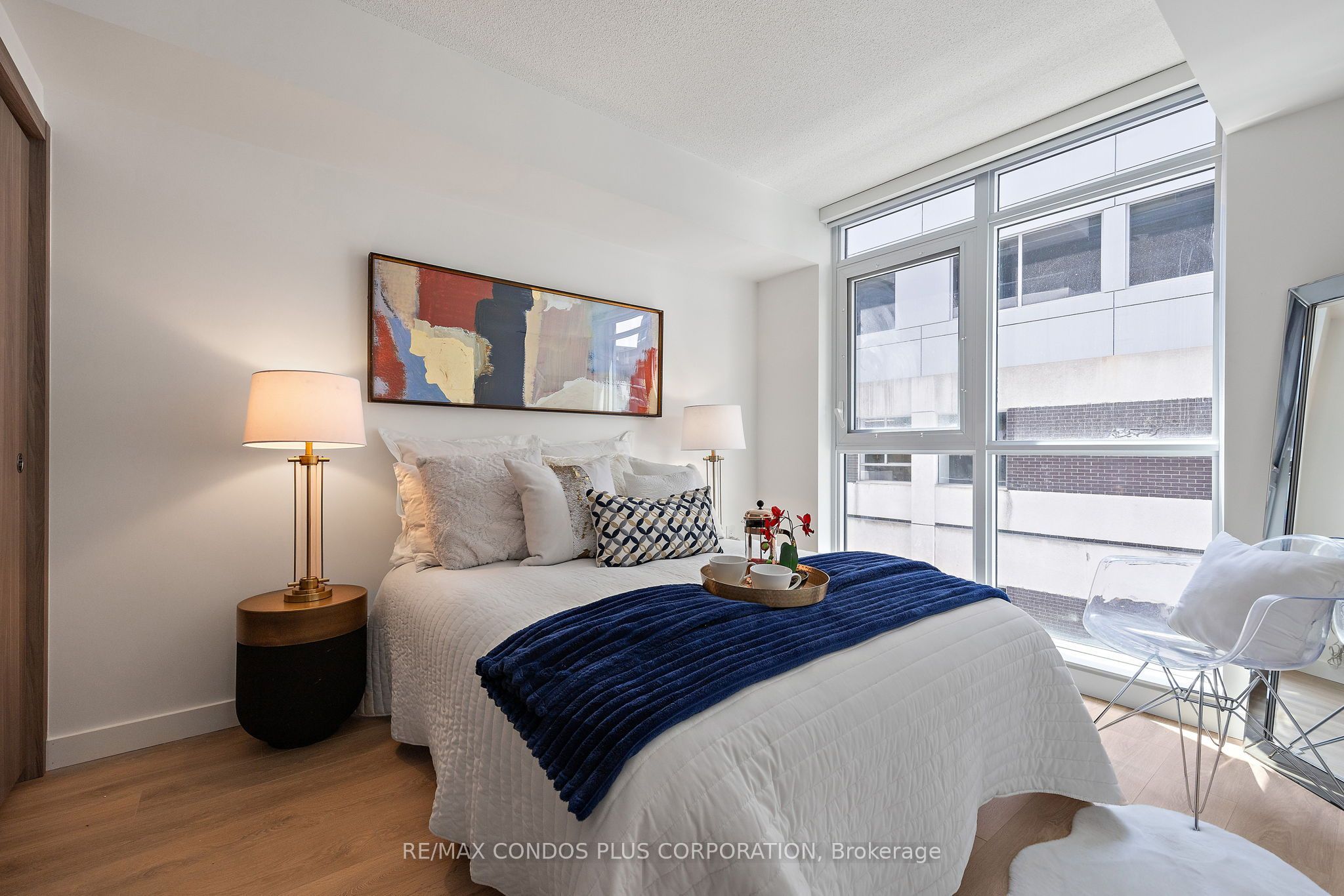 38 Widmer Street 810 Property Photo 1
