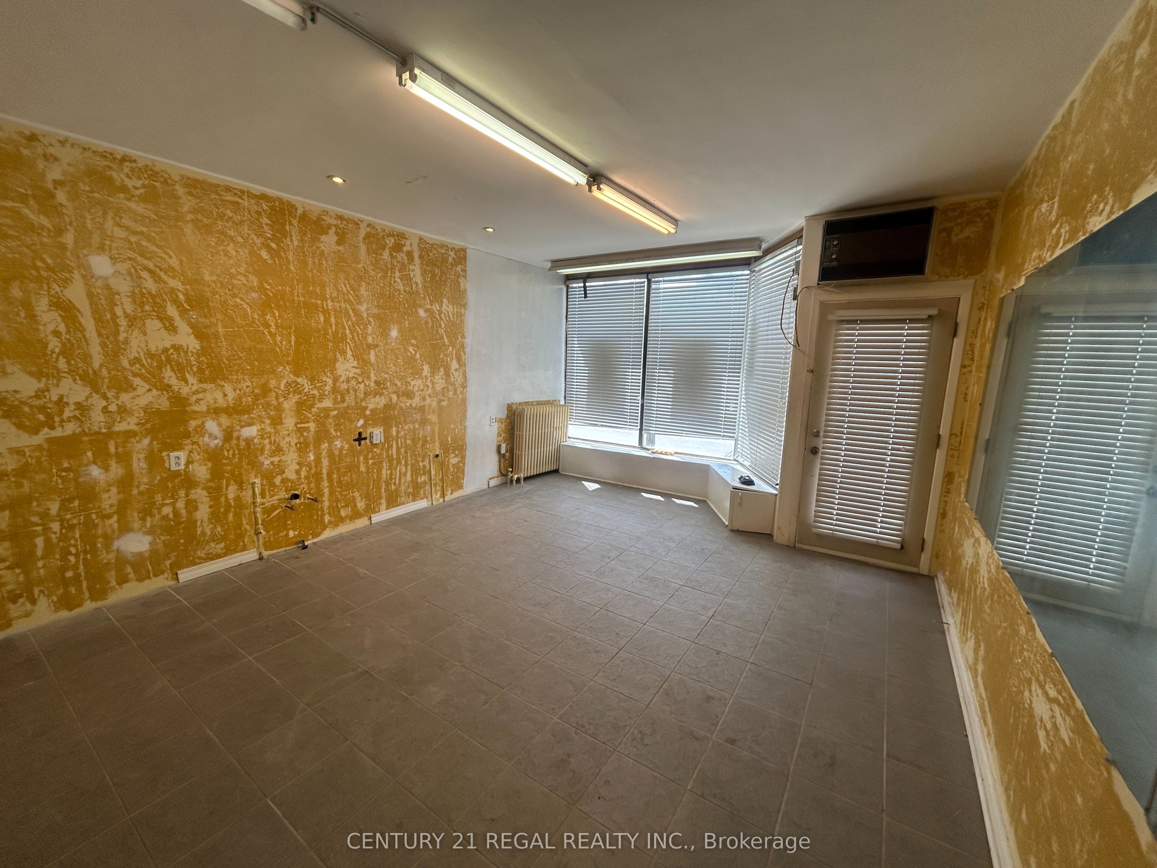 577 Vaughan Road Property Photo 2