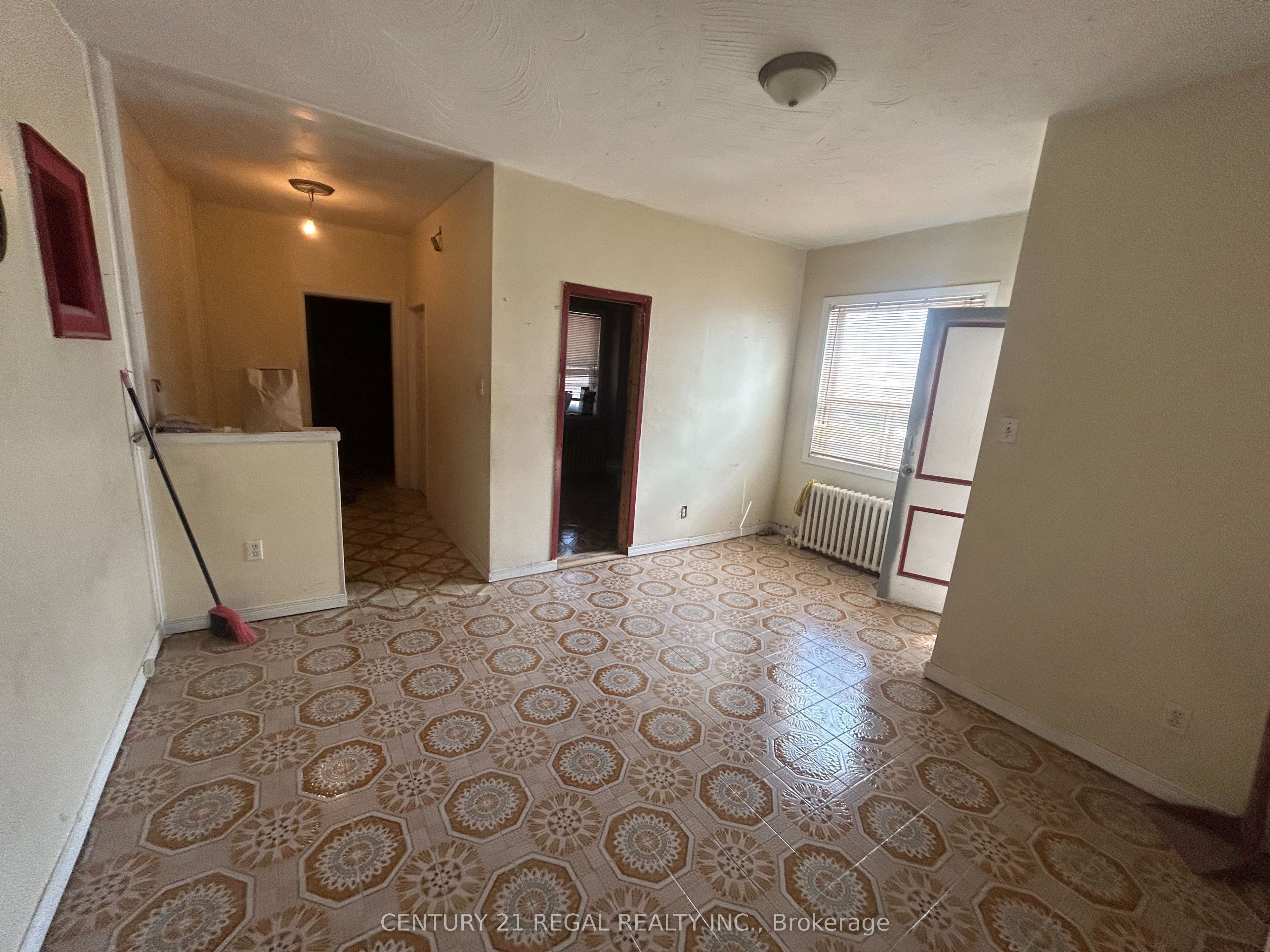 577 Vaughan Road Property Photo 4
