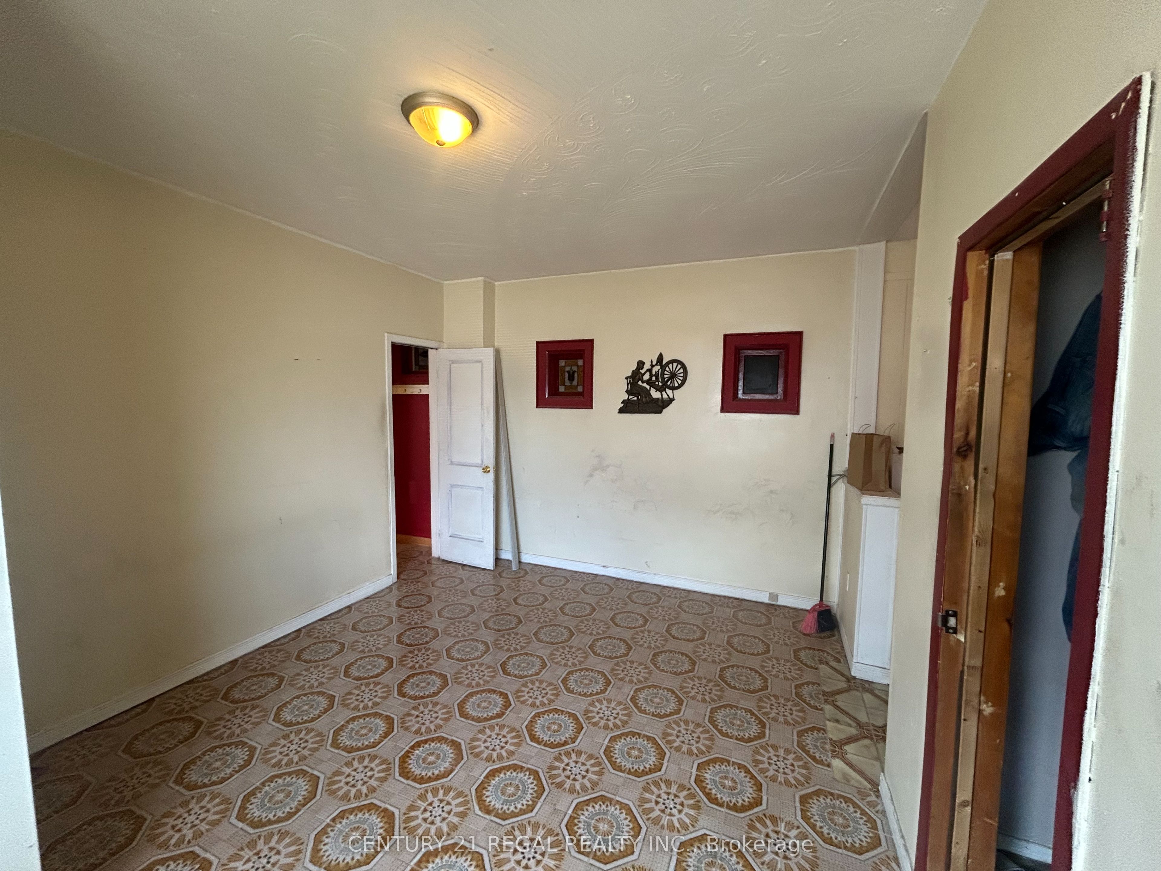 577 Vaughan Road Property Photo 5