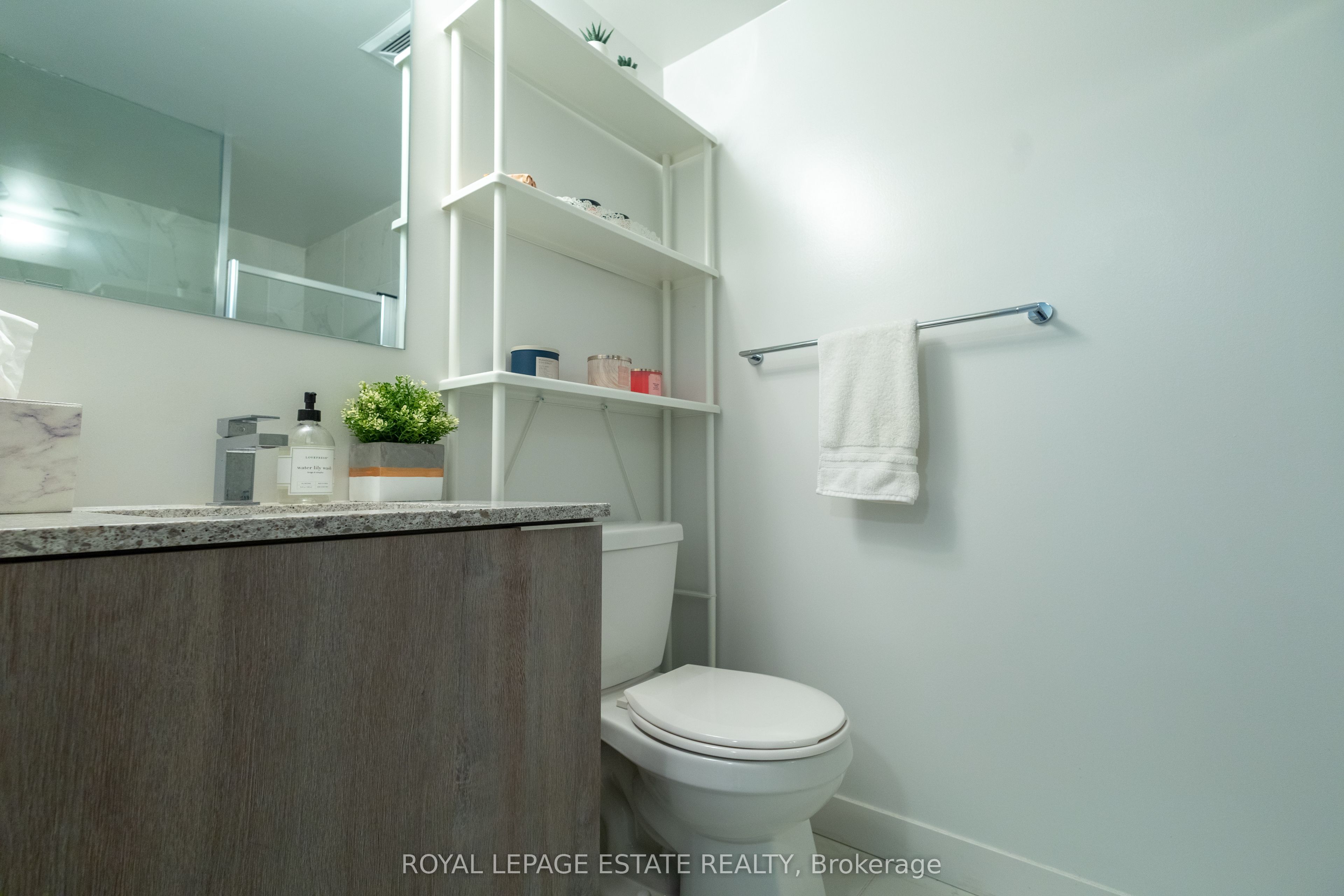 31 Tippett Road 657 Property Photo 4