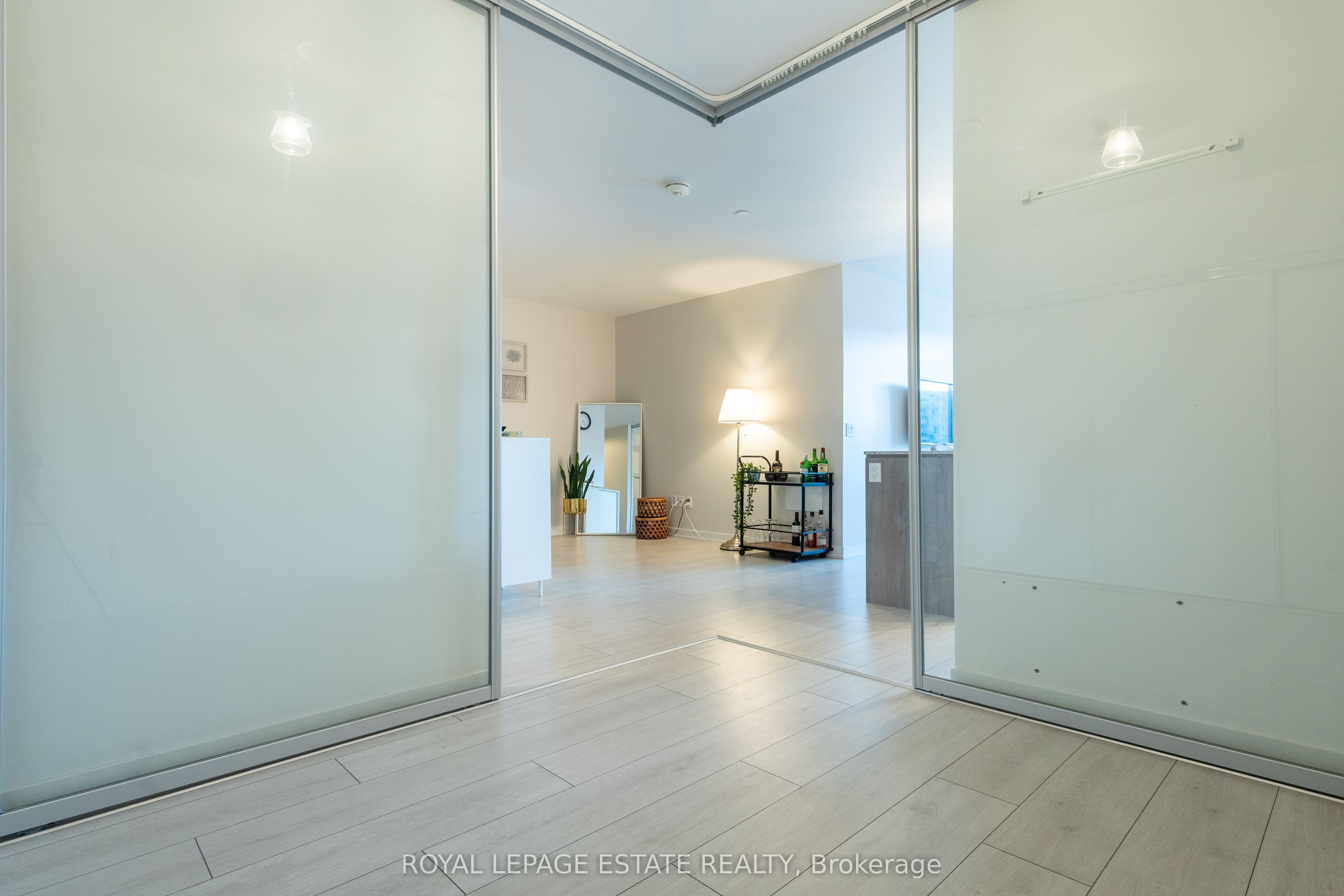 31 Tippett Road 657 Property Photo 7