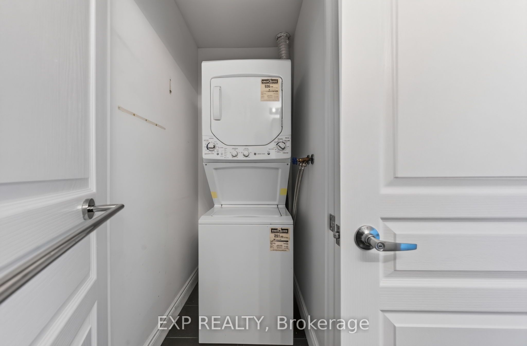 352 Front Street W 1916 Property Photo 6