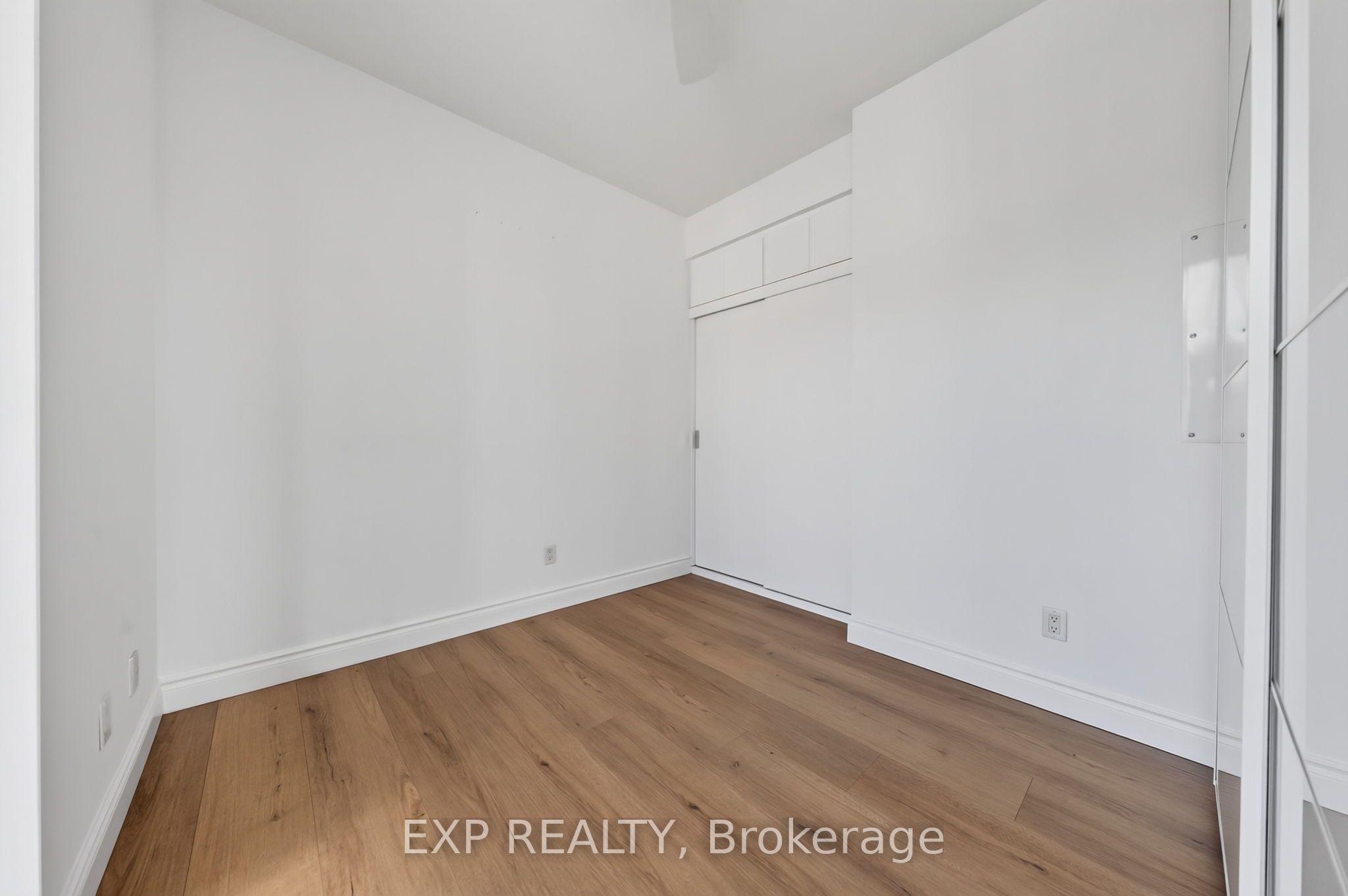 352 Front Street W 1916 Property Photo 16