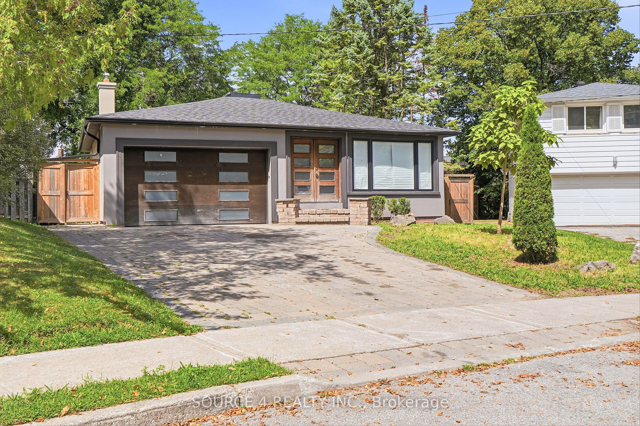 290 Newton Drive Property Photo 1