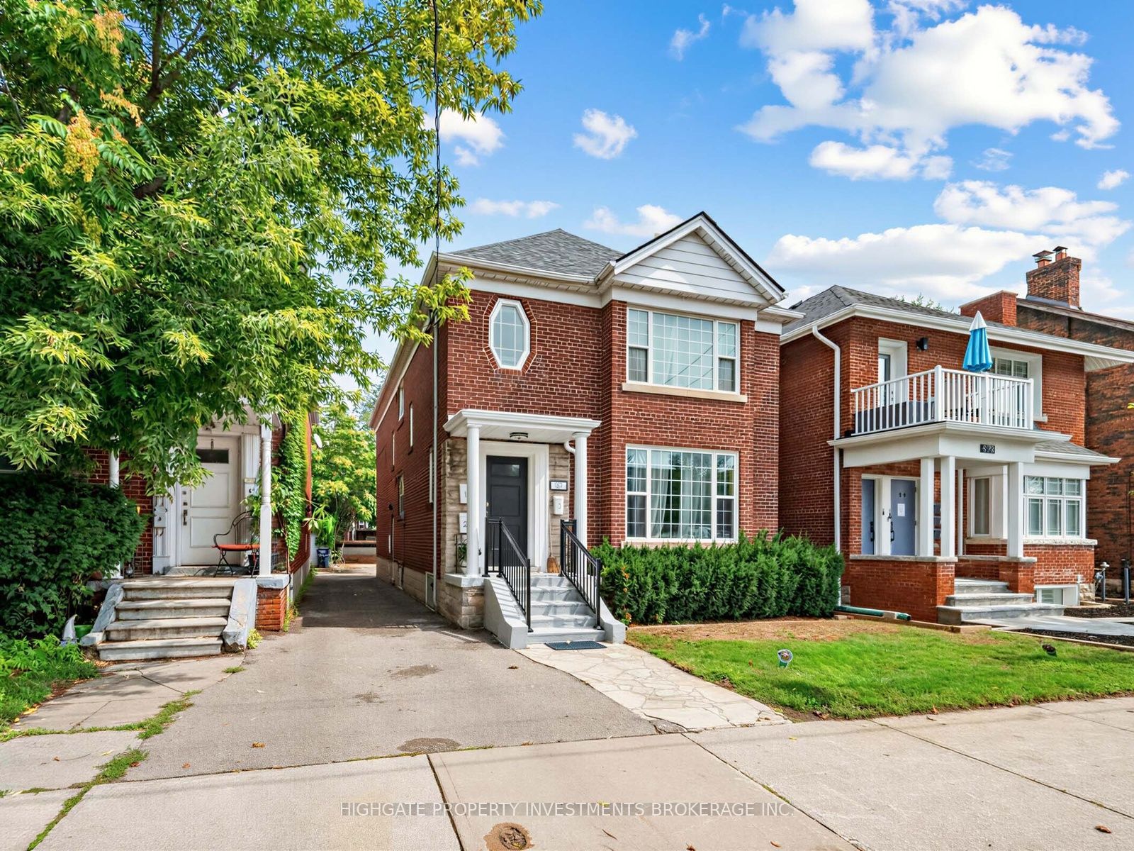 981 Avenue Road