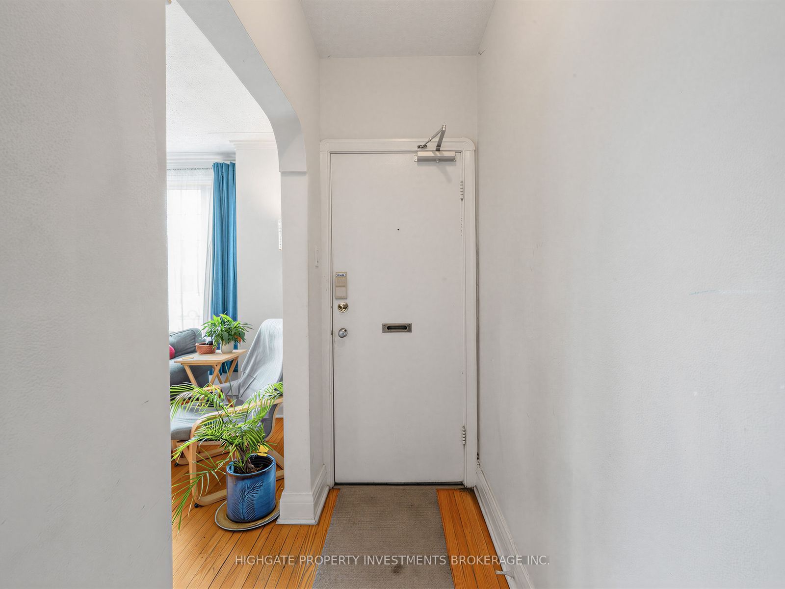 981 Avenue Road Property Photo 3