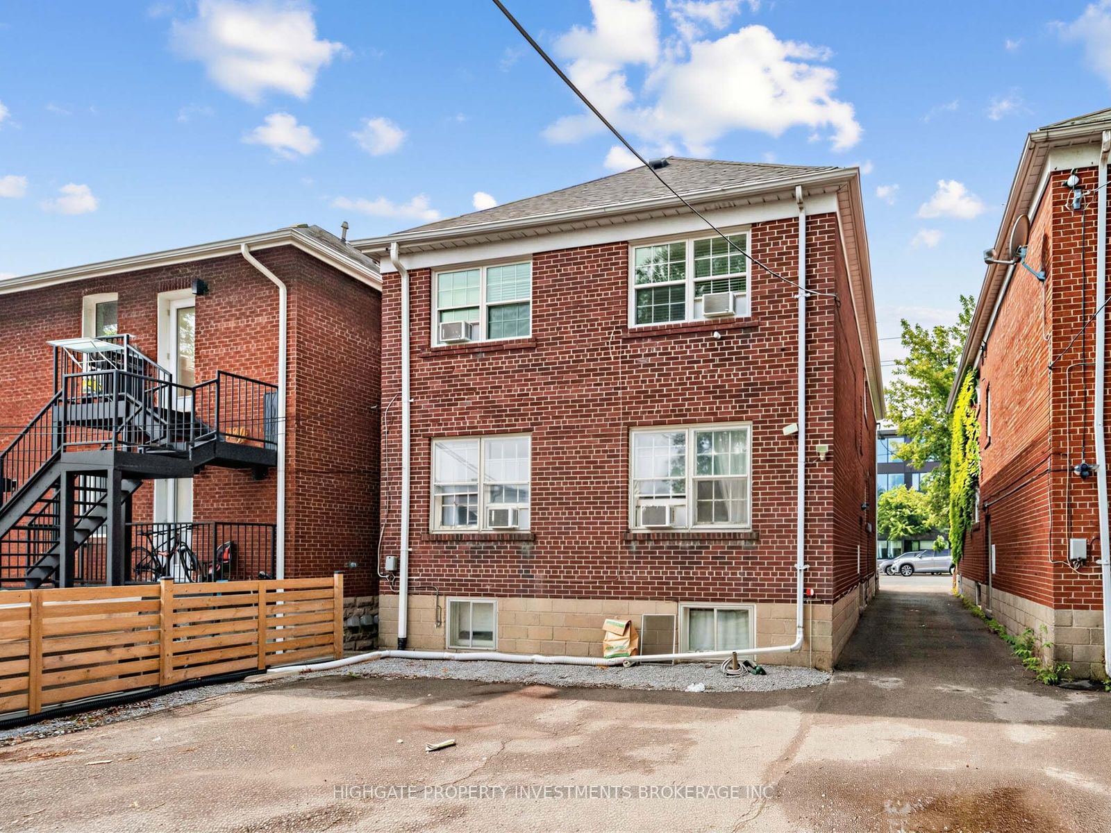 981 Avenue Road Property Photo 38