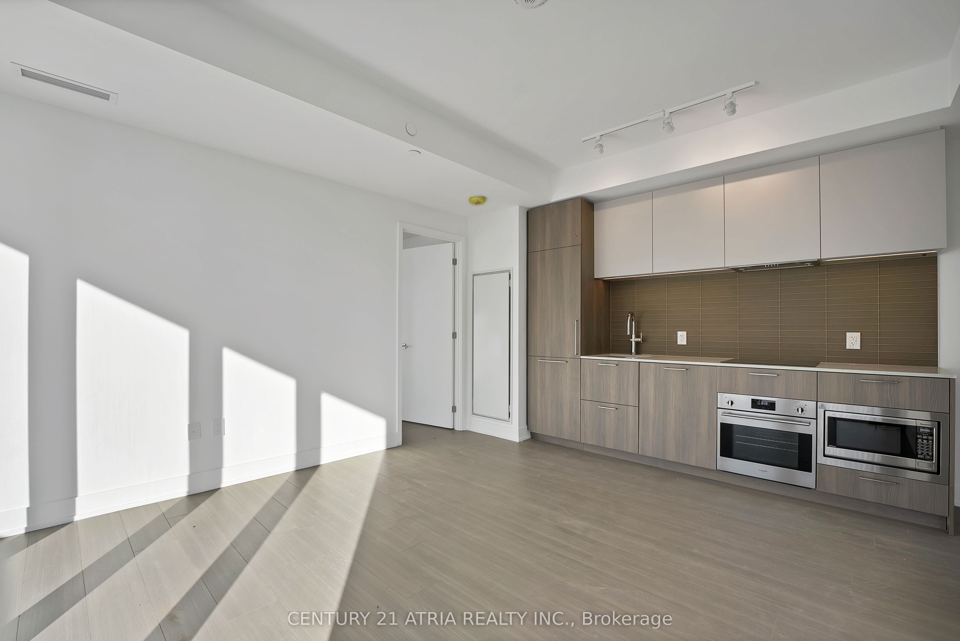 36 Olive Avenue 1602 Property Photo 7