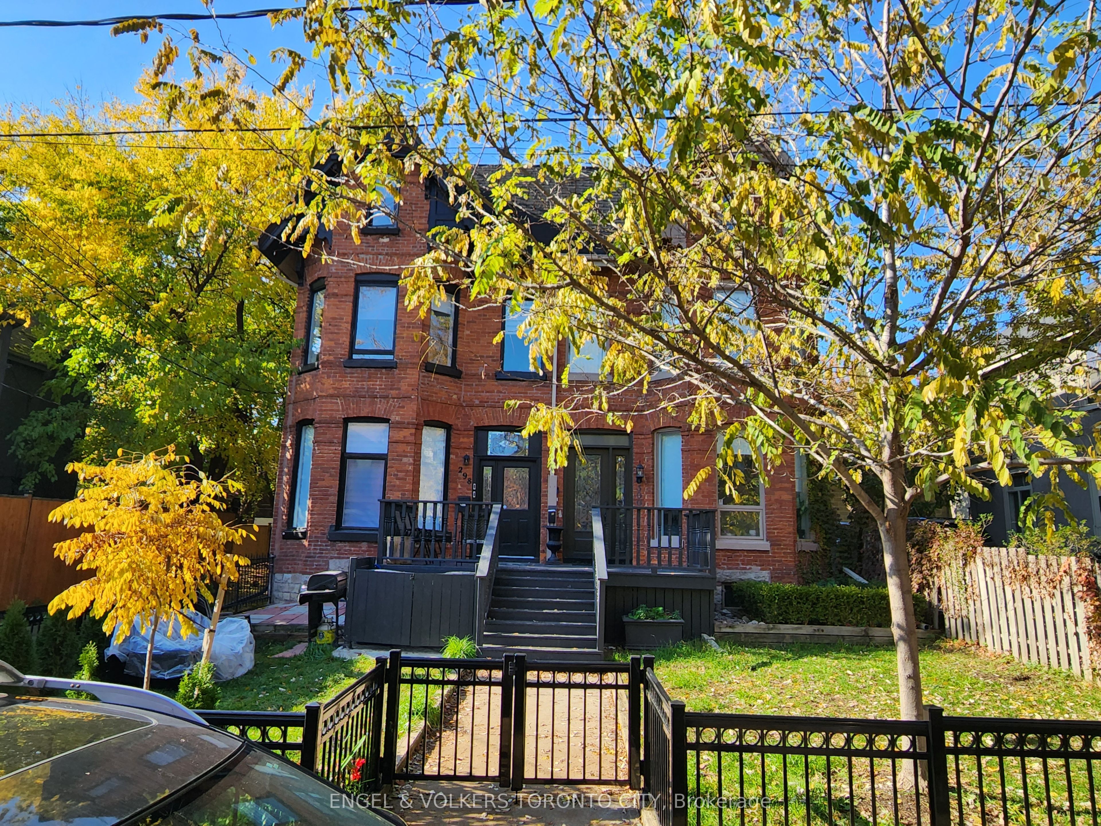 298 Seaton Street