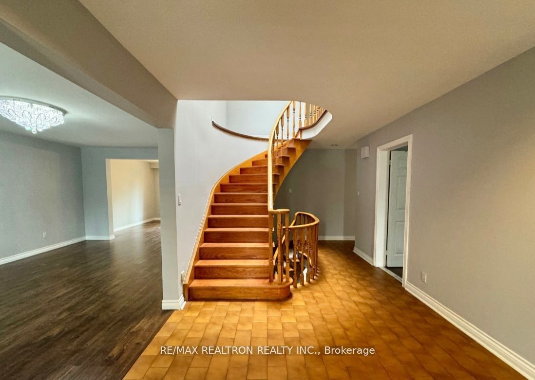 23 Lawnview Drive Property Photo 1